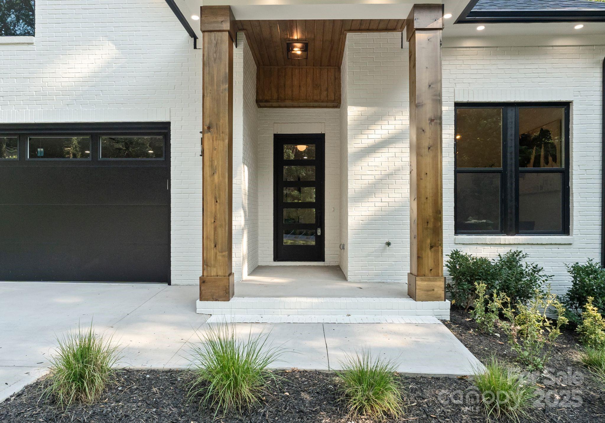 1622 Burtonwood Circle