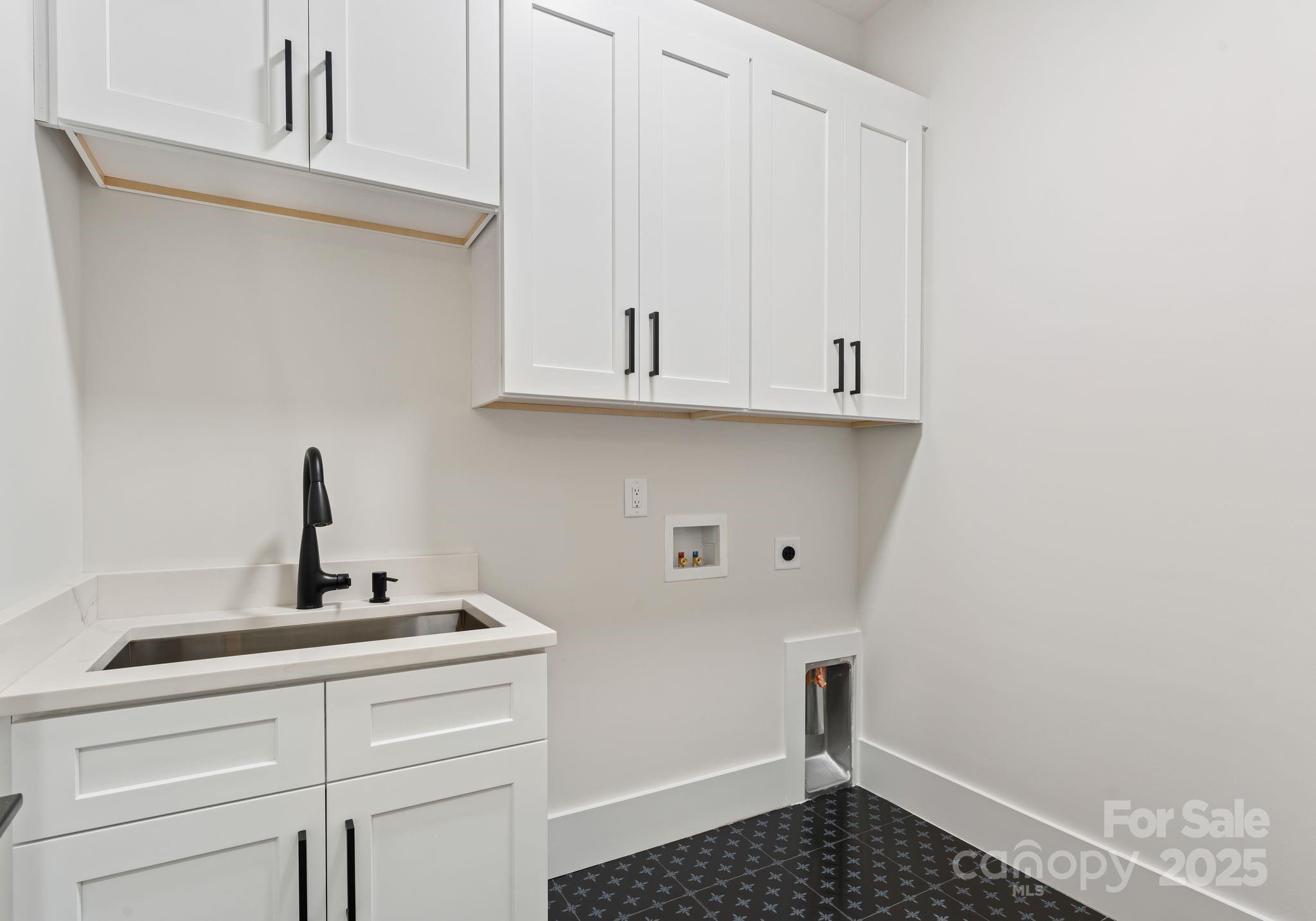 1622 Burtonwood Circle