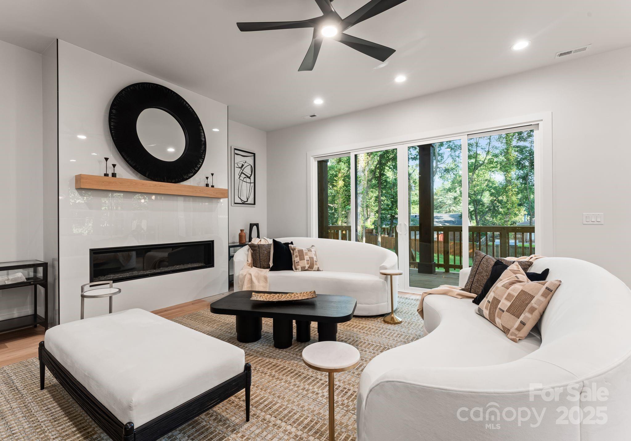 1622 Burtonwood Circle