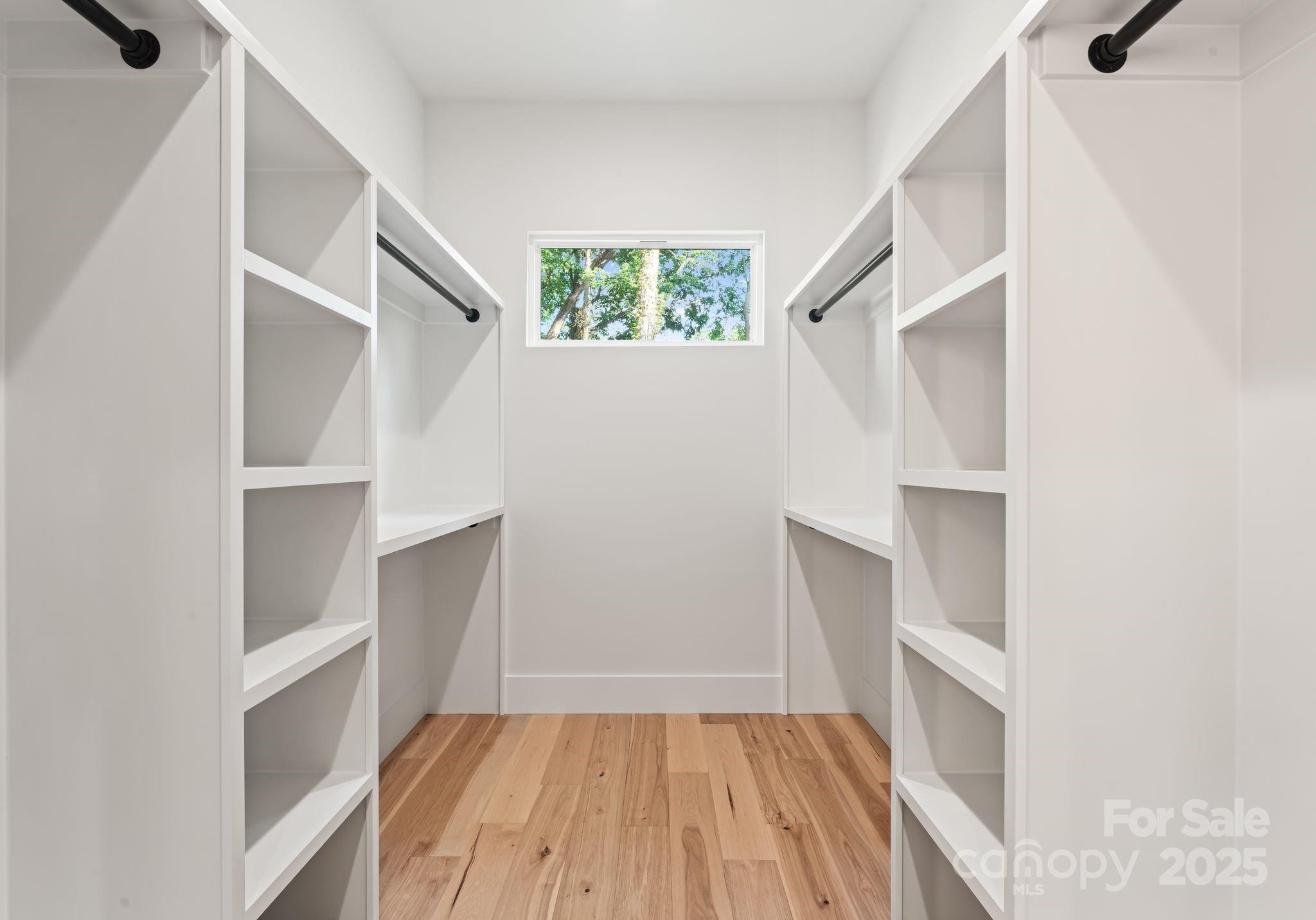 1622 Burtonwood Circle