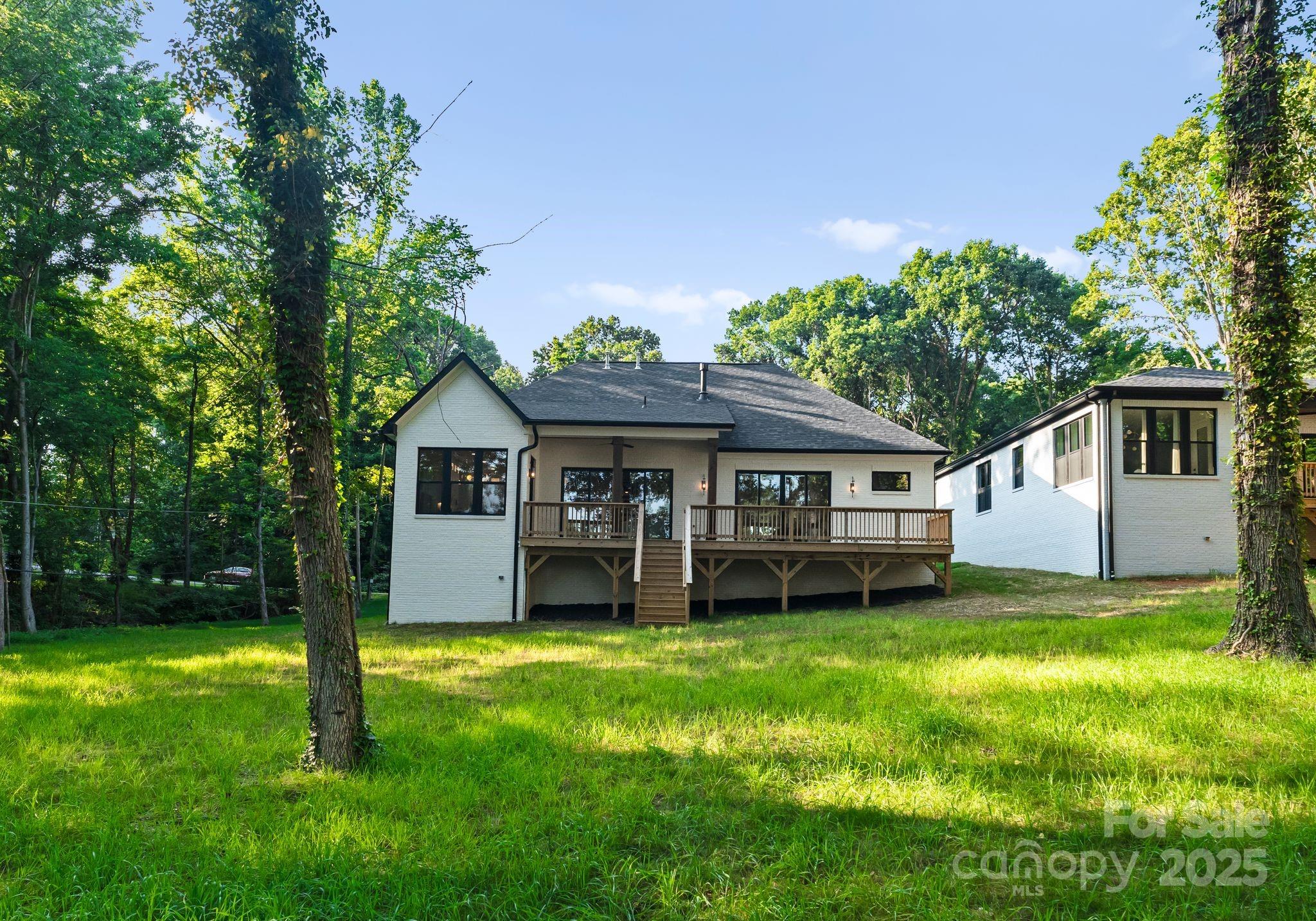 1622 Burtonwood Circle