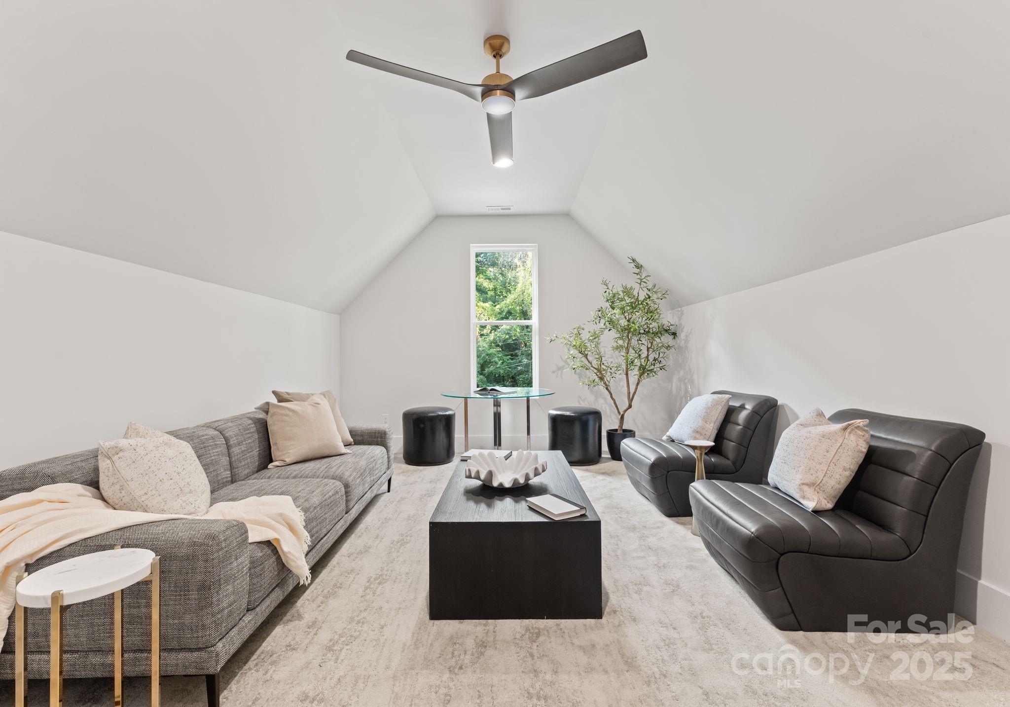 1622 Burtonwood Circle