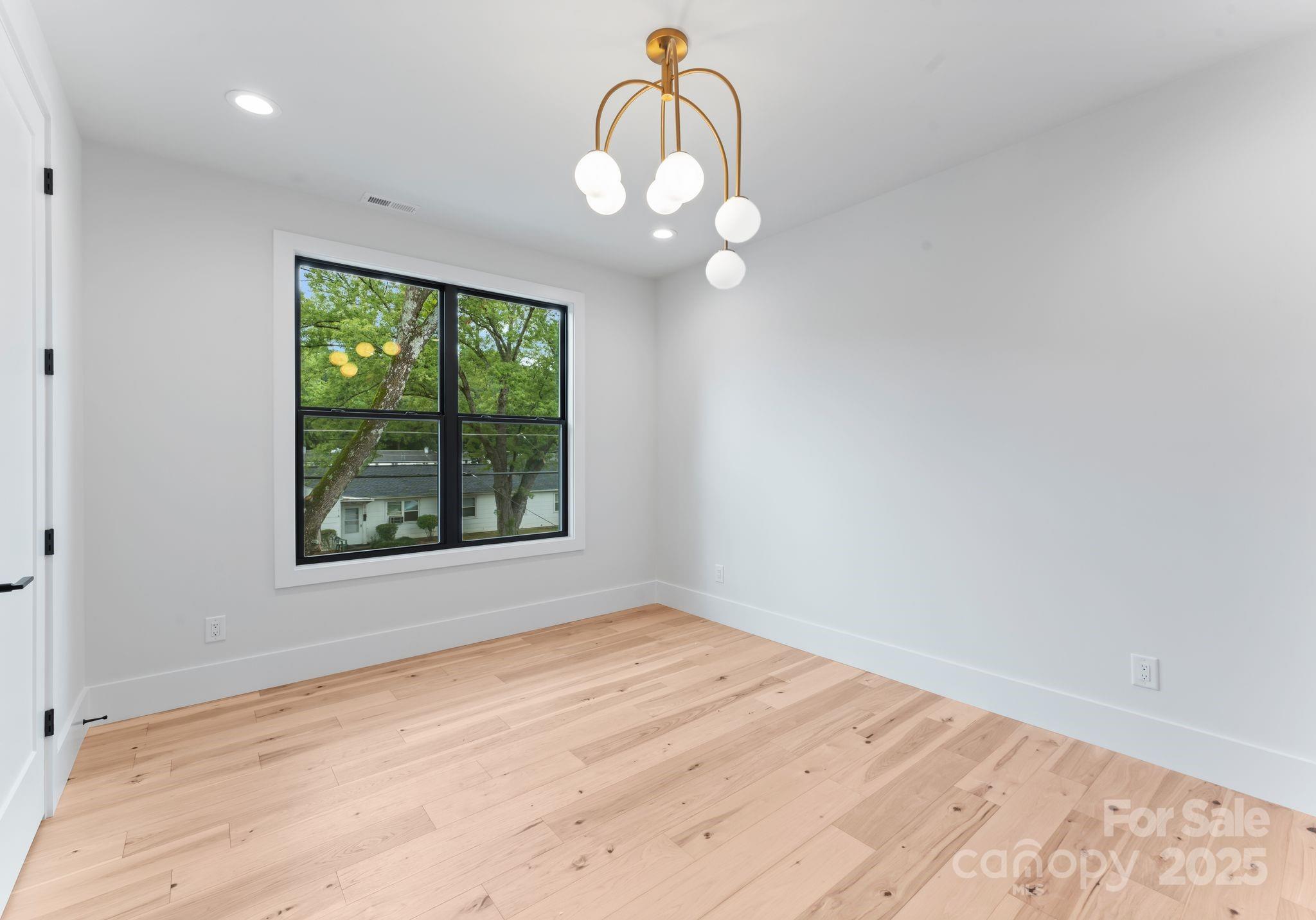 1616 E 35th Street