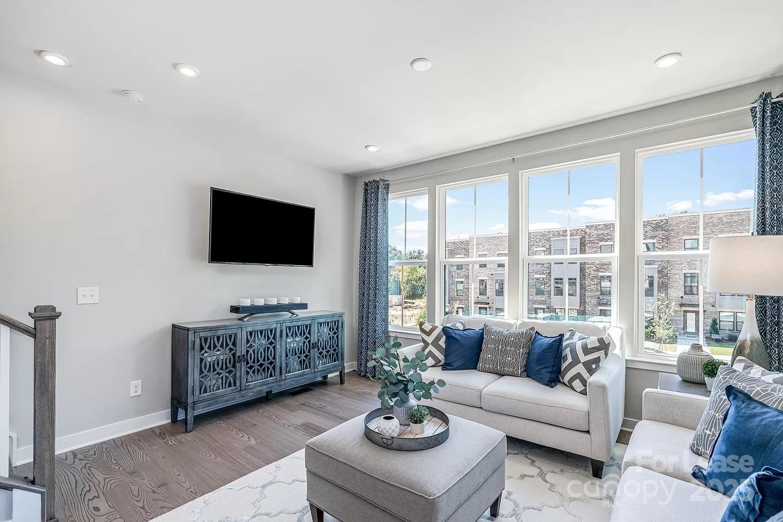 1324 Gleason Way Unit: 1007 D
