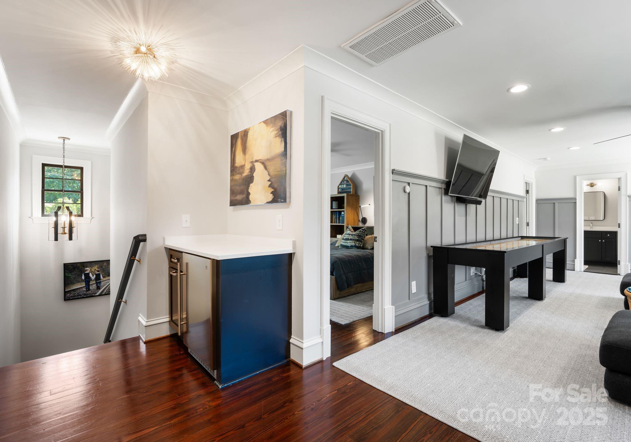 2415 Knollwood Road