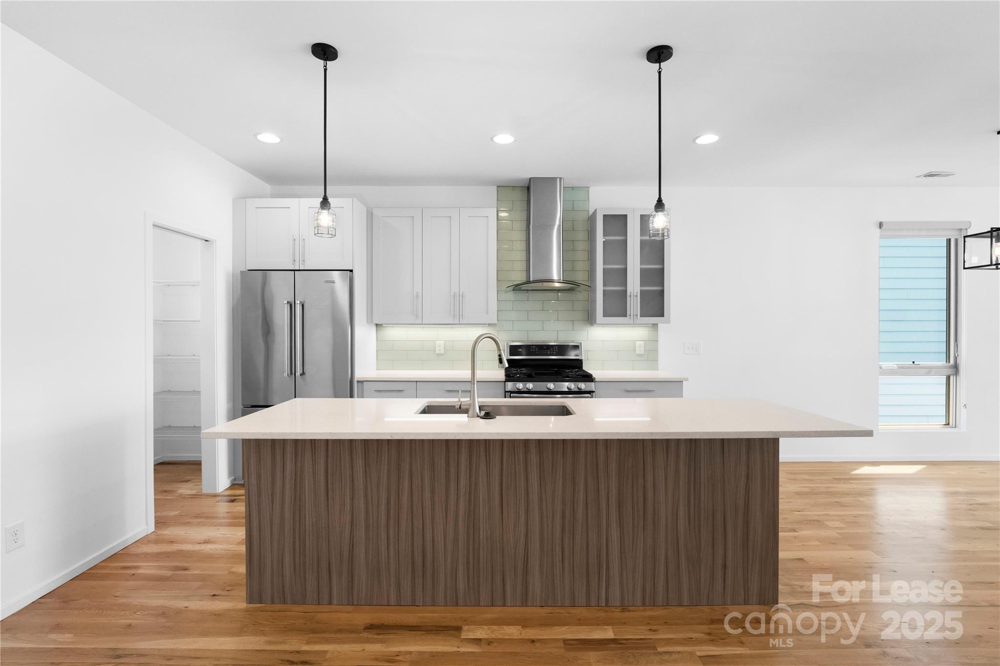 1004 Greenleaf Avenue Unit: B