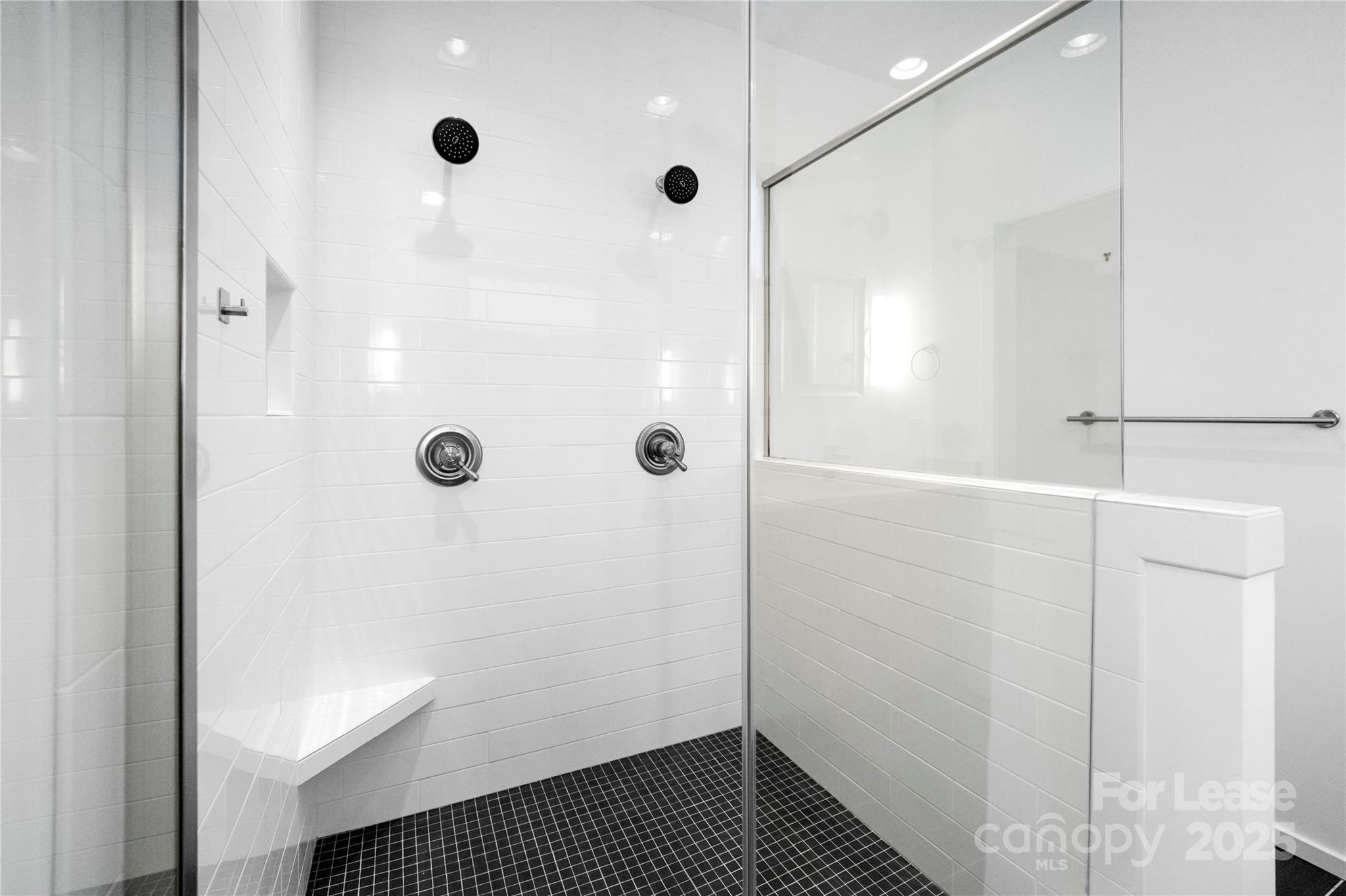 1004 Greenleaf Avenue Unit: B
