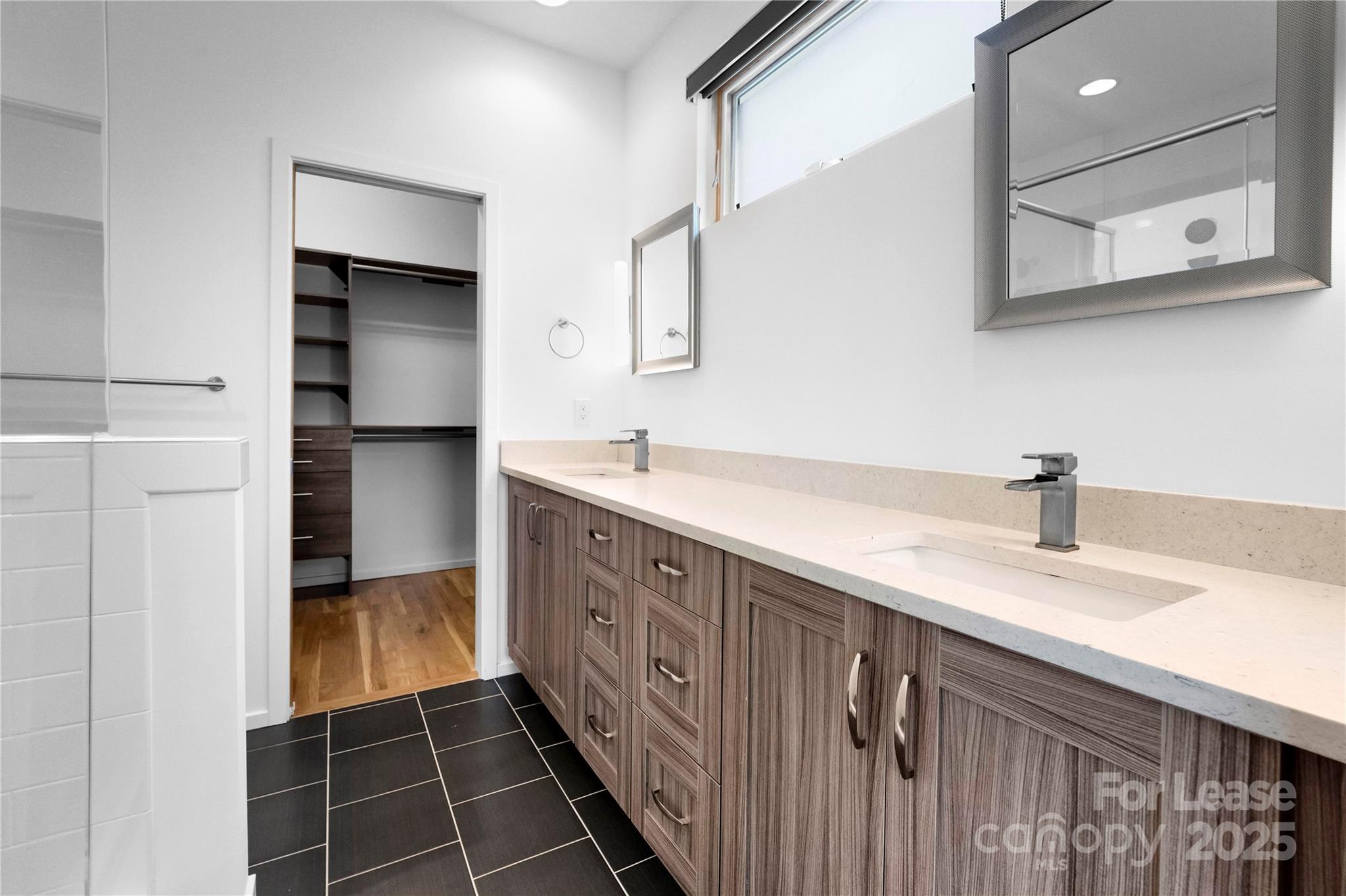 1004 Greenleaf Avenue Unit: B