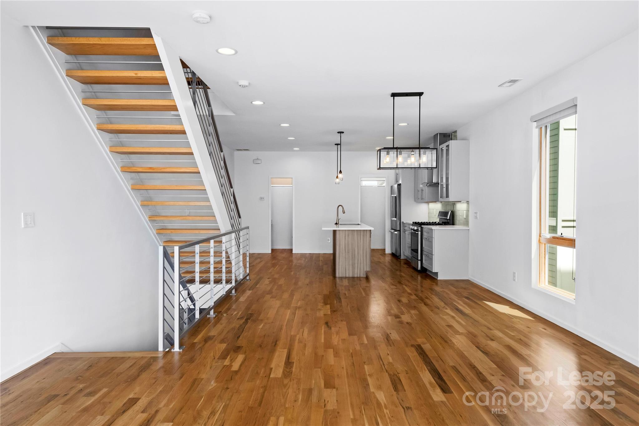 1004 Greenleaf Avenue Unit: B