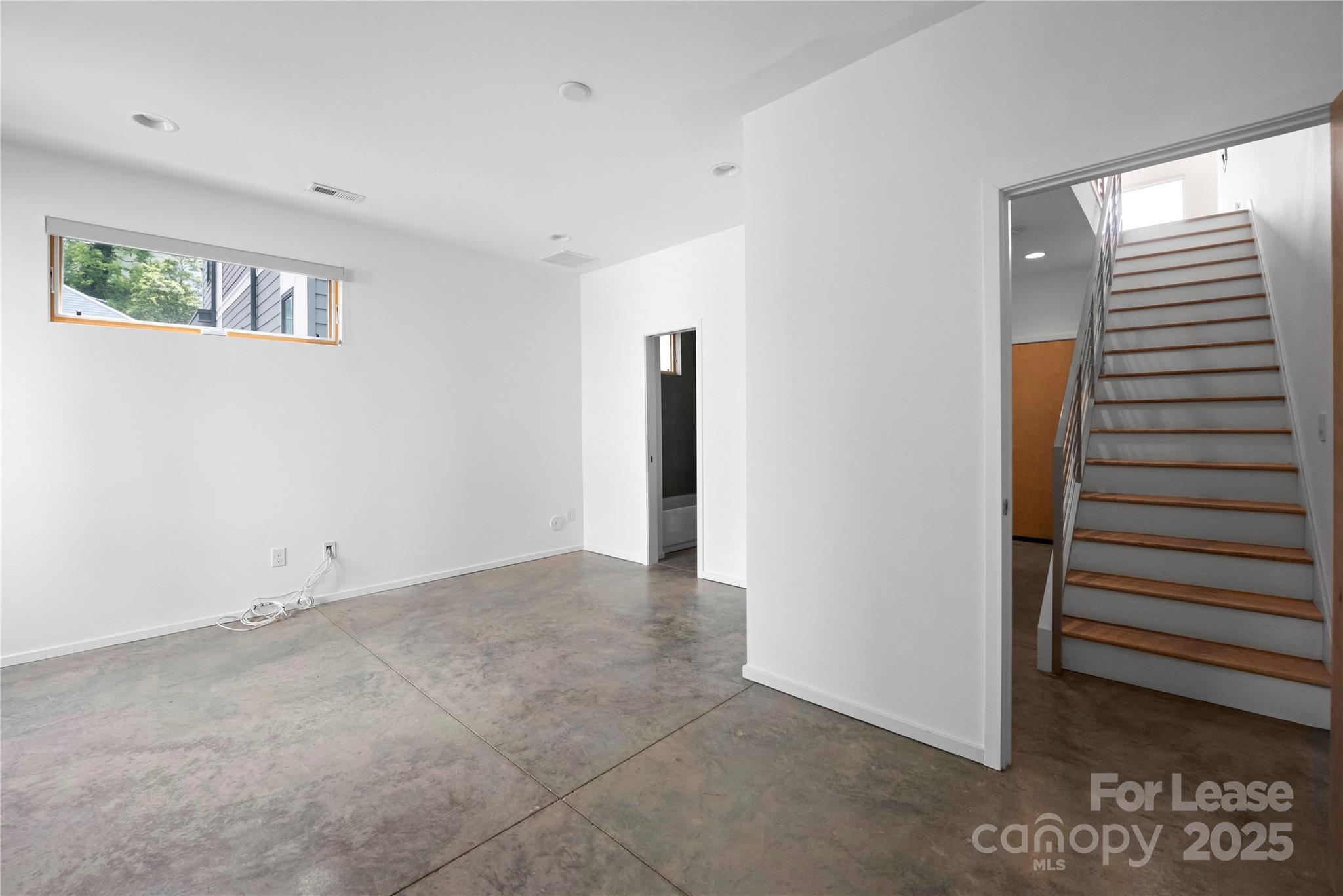 1004 Greenleaf Avenue Unit: B