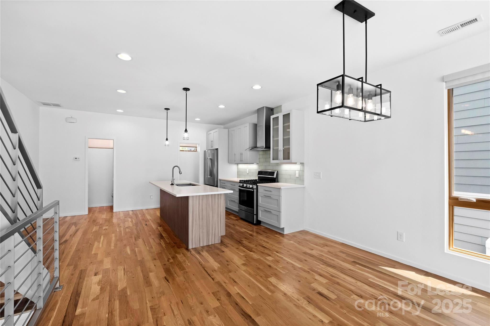 1004 Greenleaf Avenue Unit: B