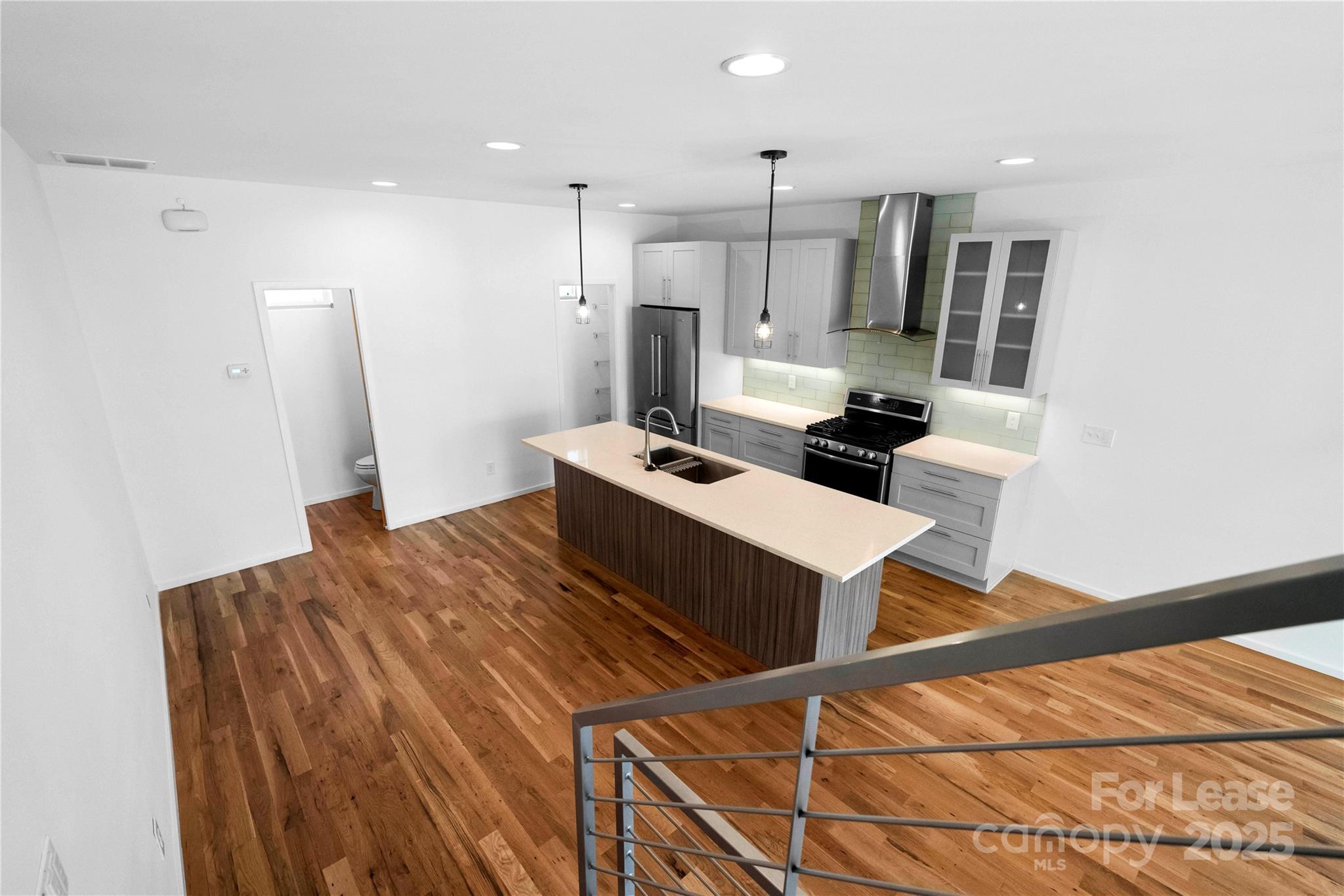 1004 Greenleaf Avenue Unit: B