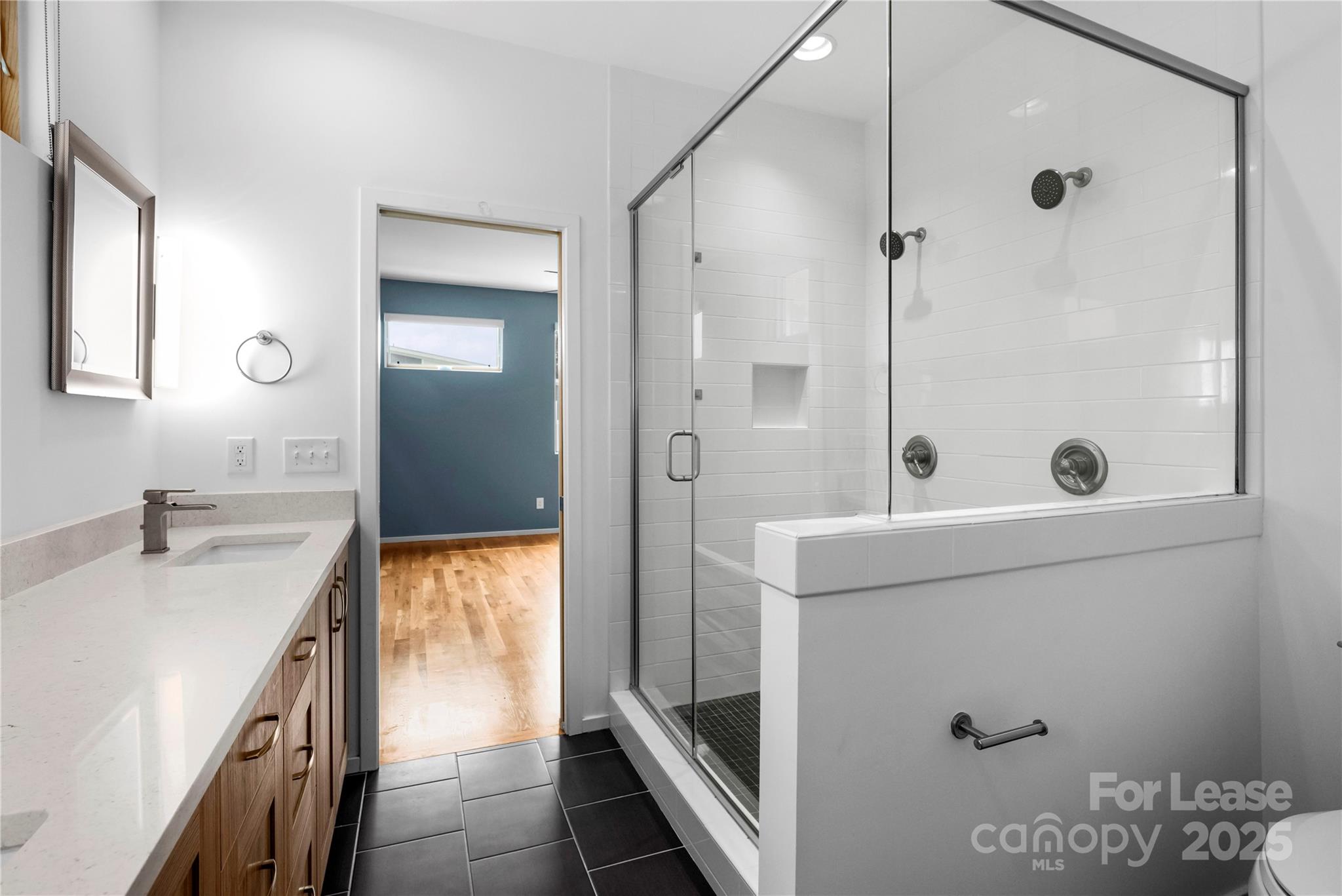 1004 Greenleaf Avenue Unit: B
