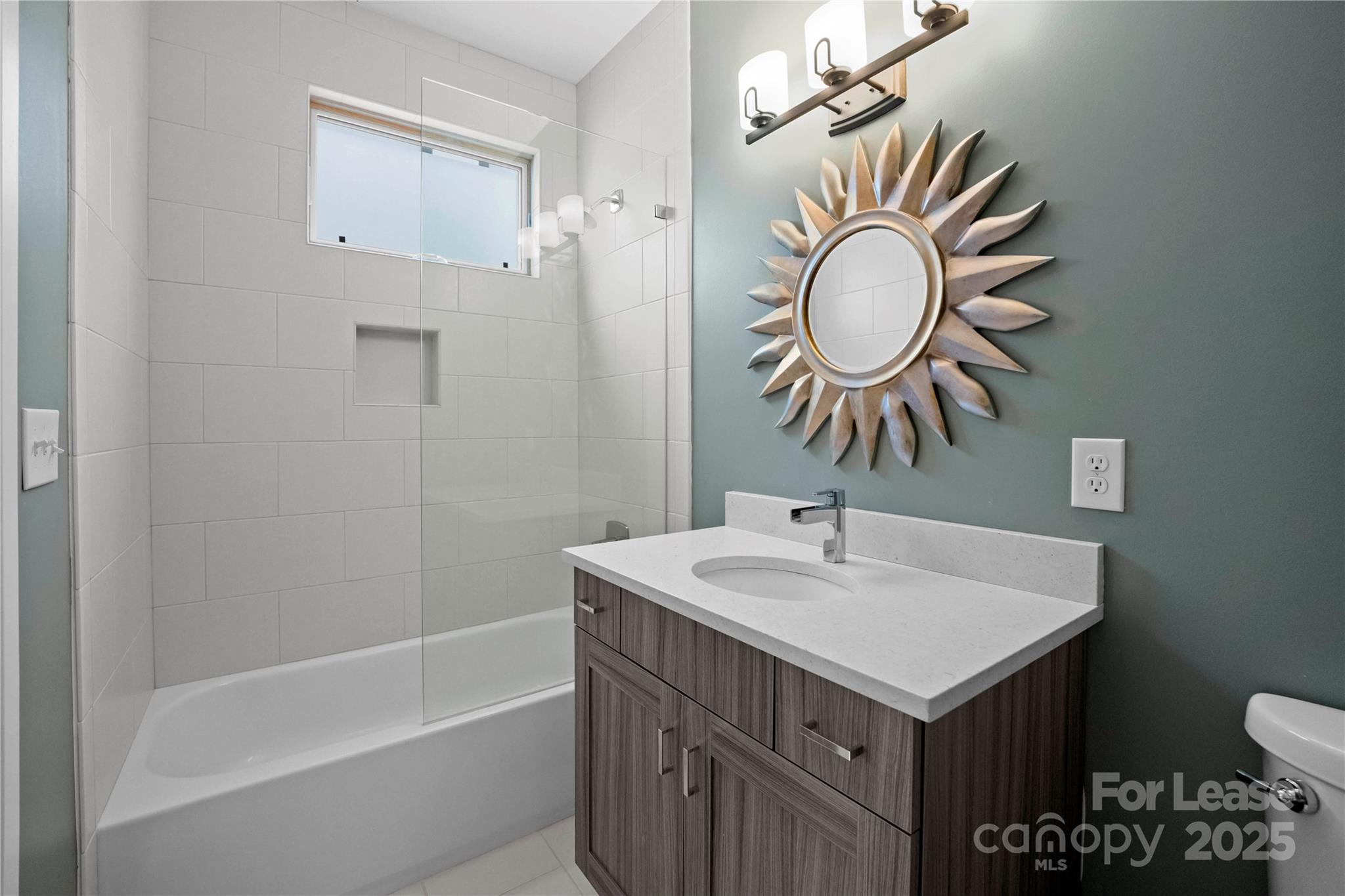 1004 Greenleaf Avenue Unit: B
