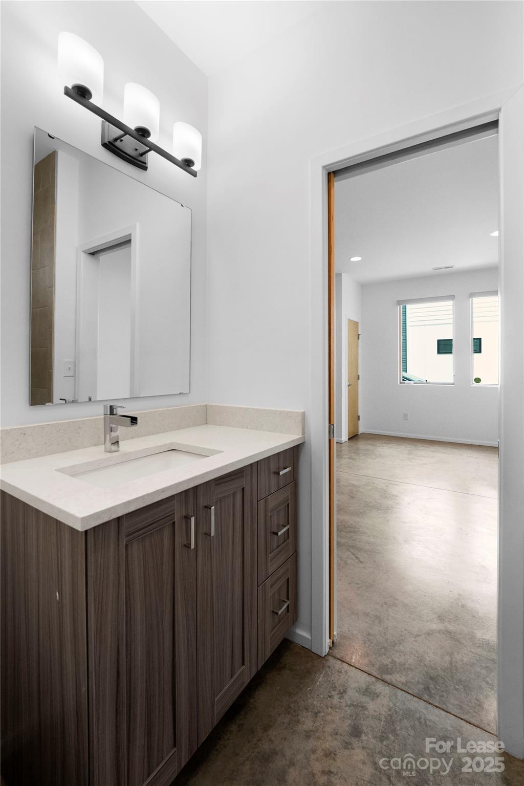1004 Greenleaf Avenue Unit: B