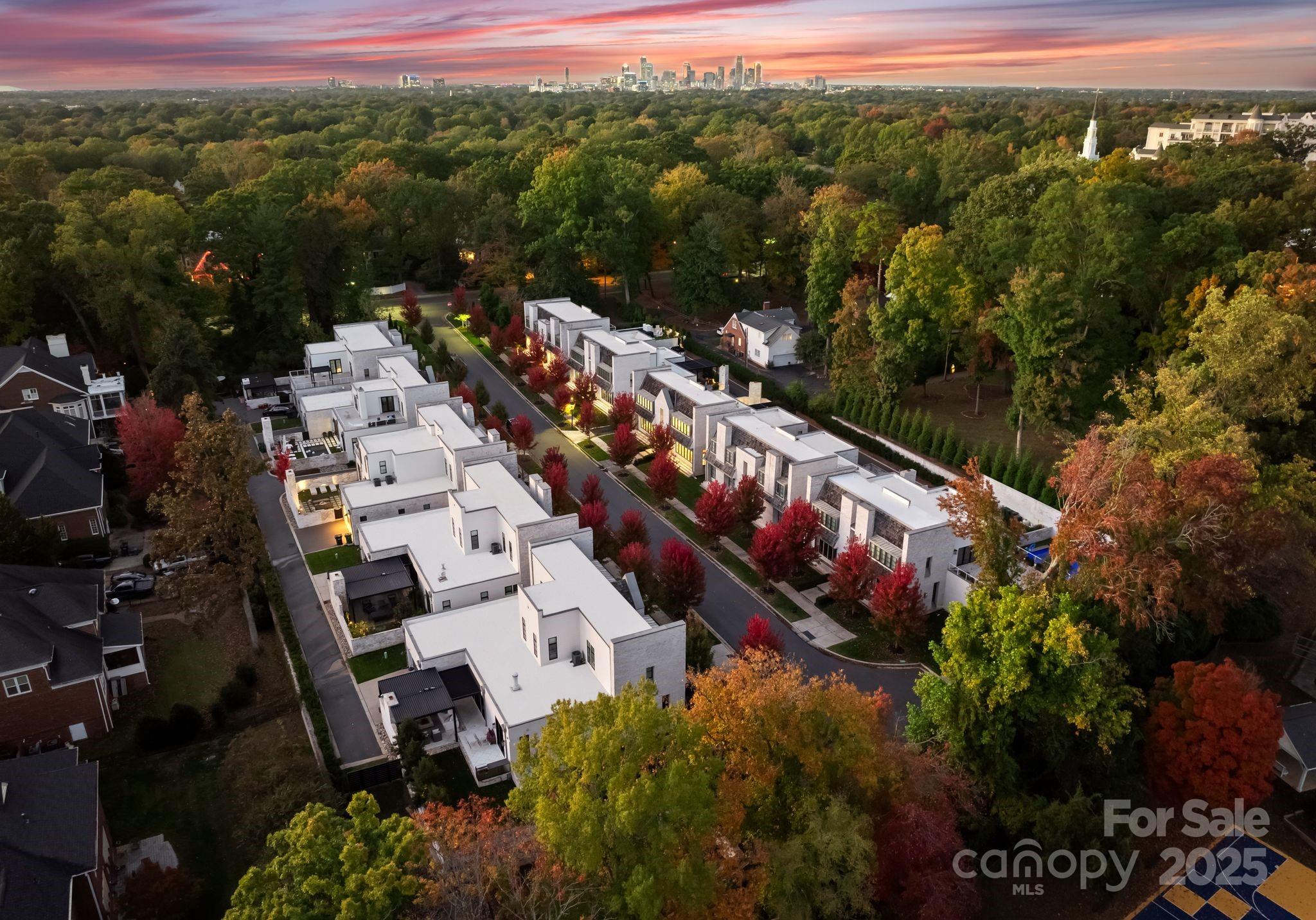 2825 Kenwood Sharon Lane