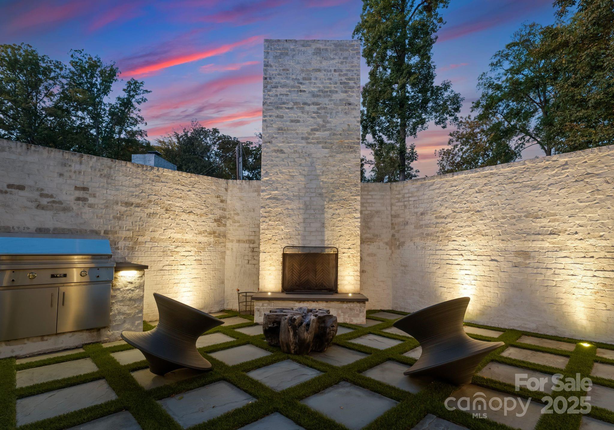 2825 Kenwood Sharon Lane