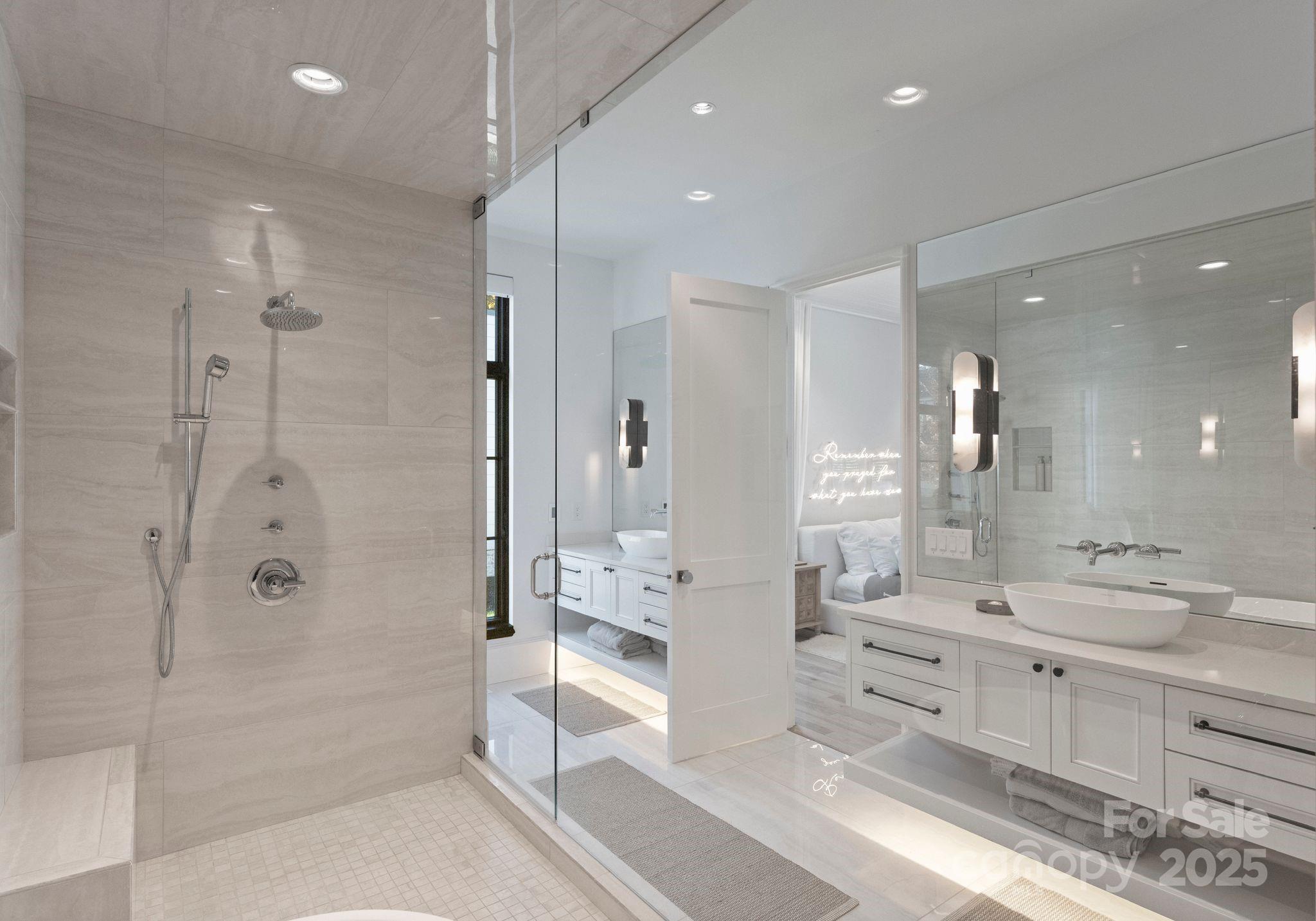 2825 Kenwood Sharon Lane