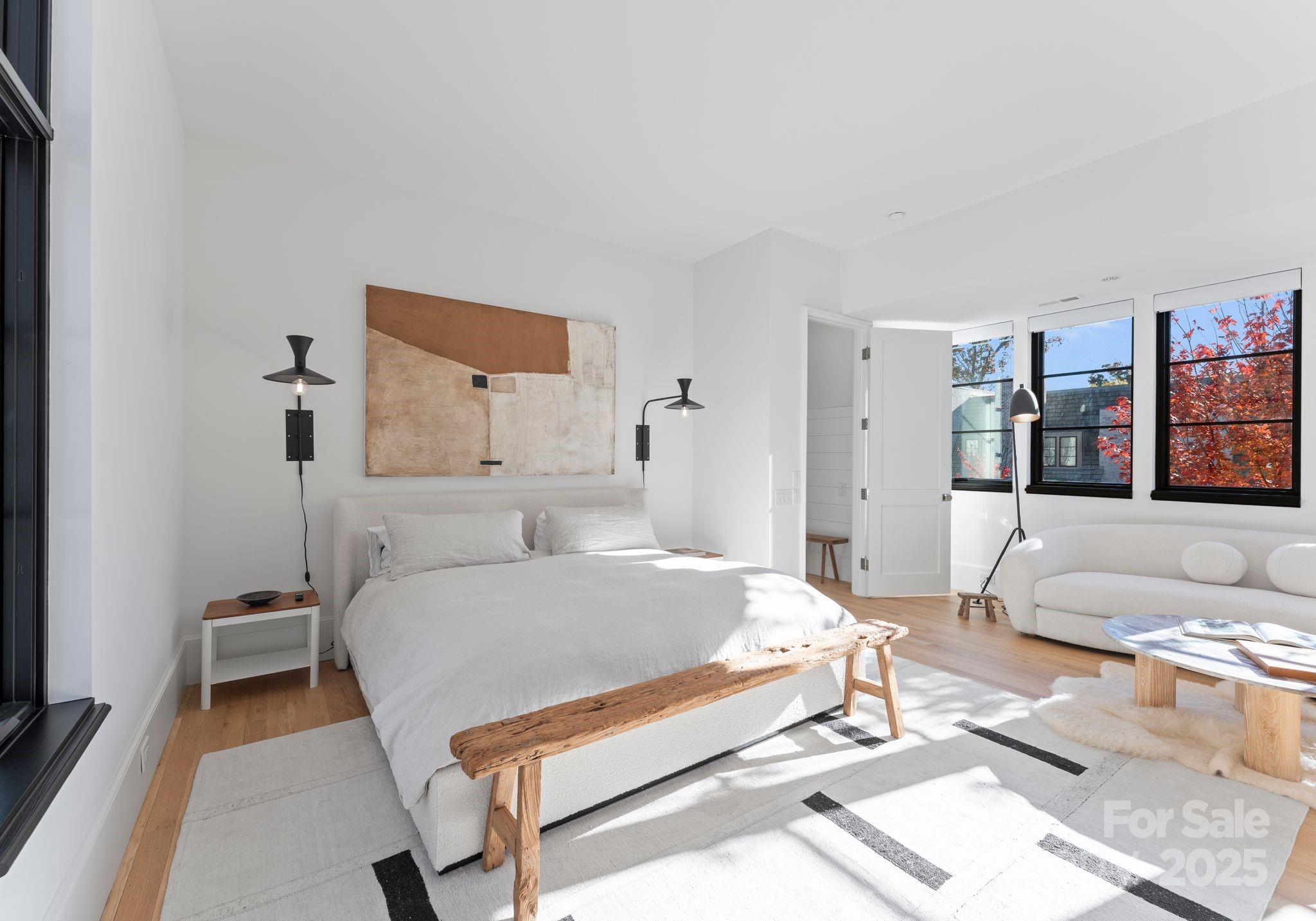 2825 Kenwood Sharon Lane