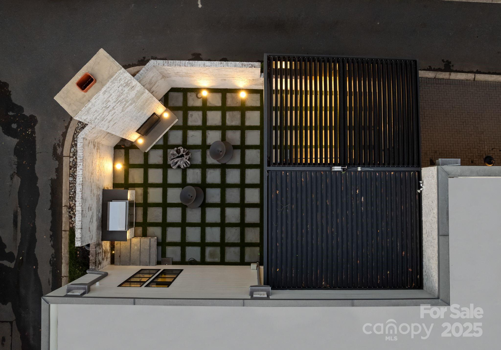 2825 Kenwood Sharon Lane