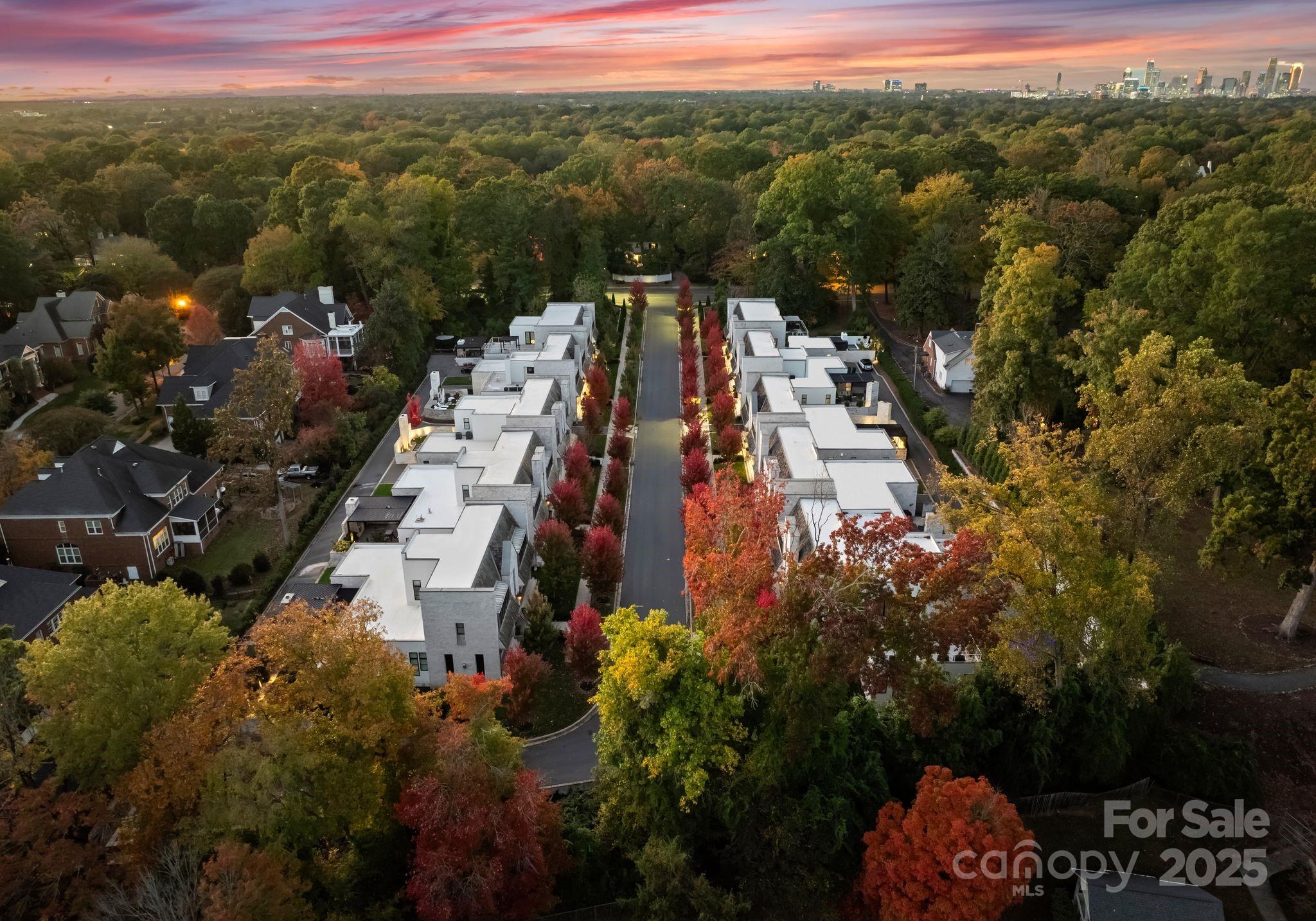 2825 Kenwood Sharon Lane