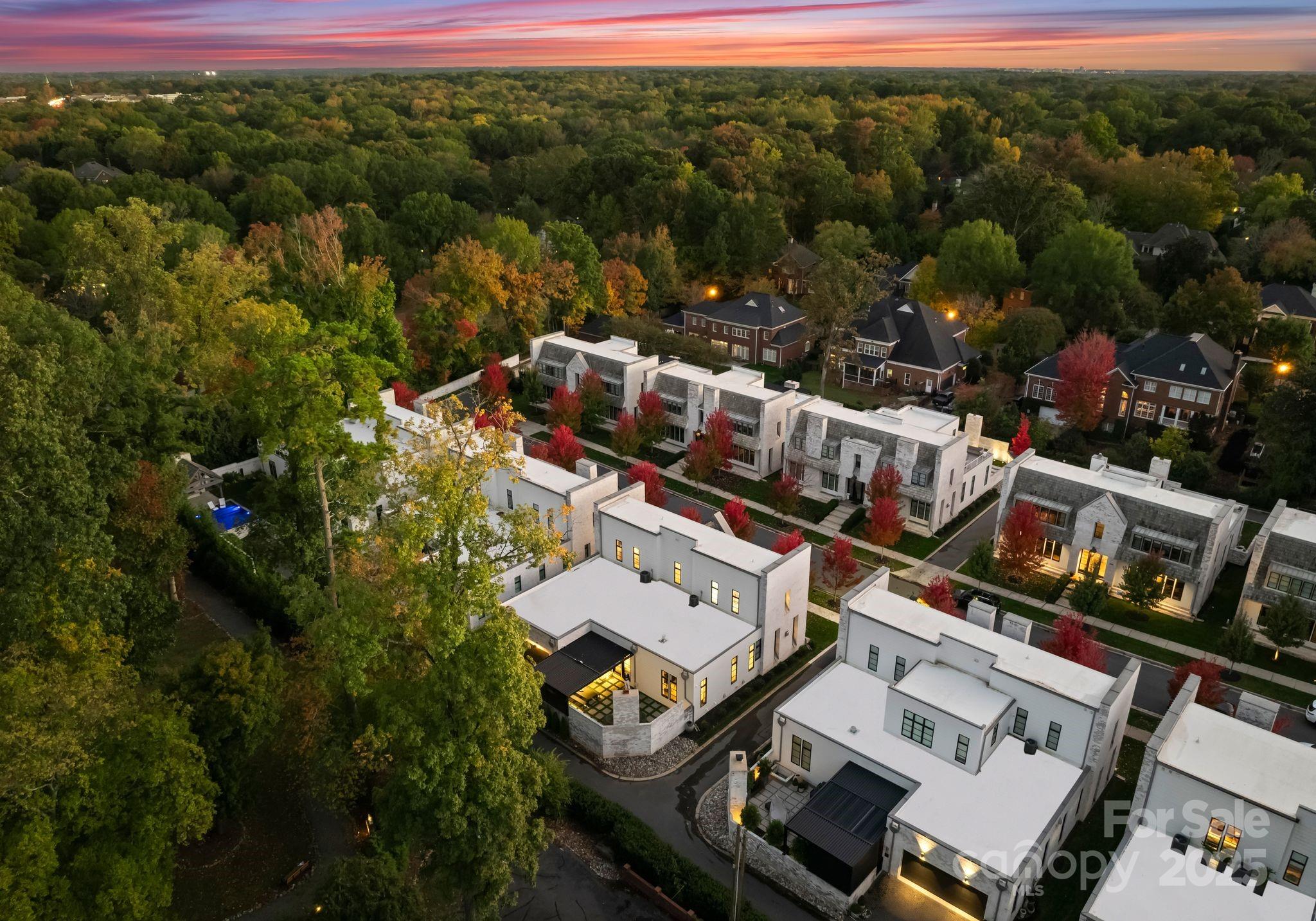 2825 Kenwood Sharon Lane