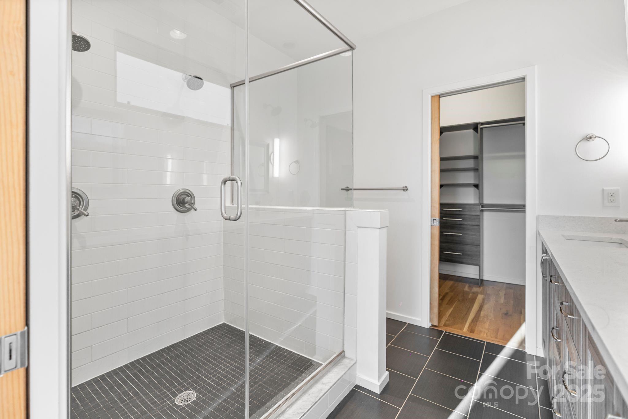 1004 B Greenleaf Avenue Unit: B