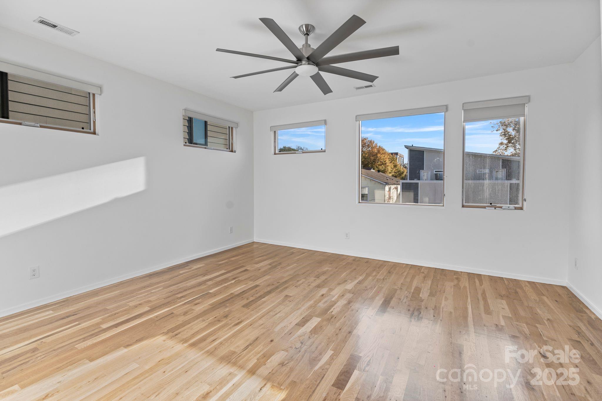 1004 B Greenleaf Avenue Unit: B