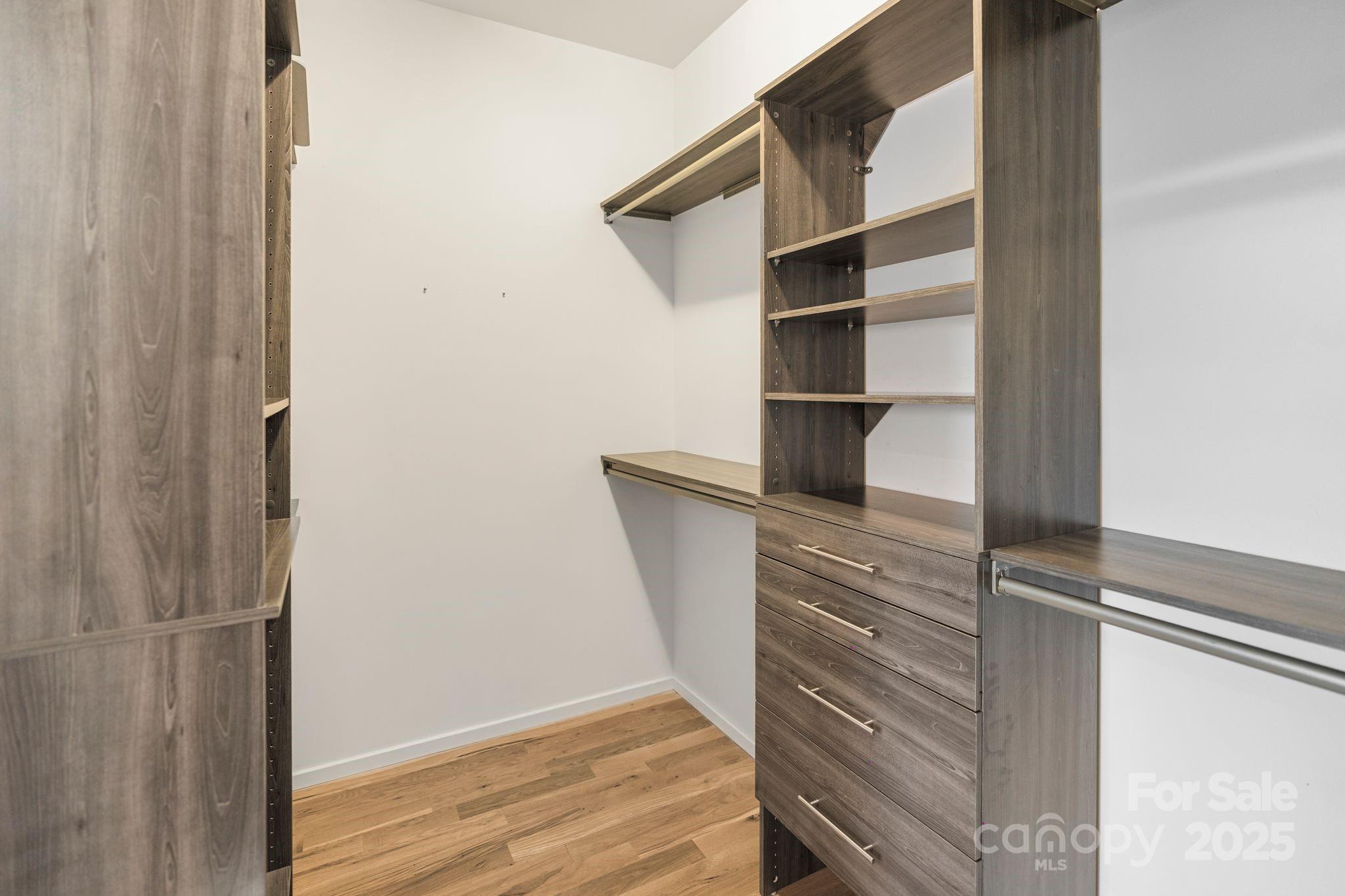 1004 B Greenleaf Avenue Unit: B