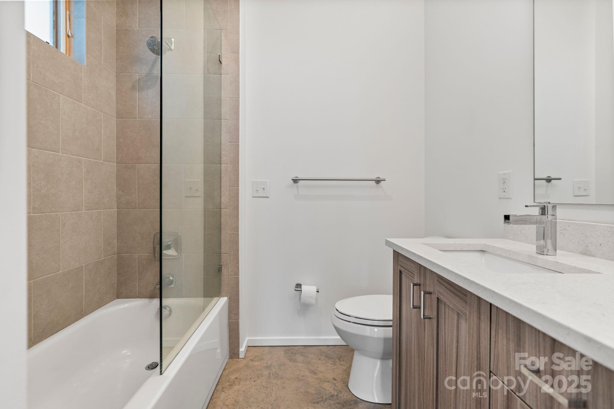 1004 B Greenleaf Avenue Unit: B