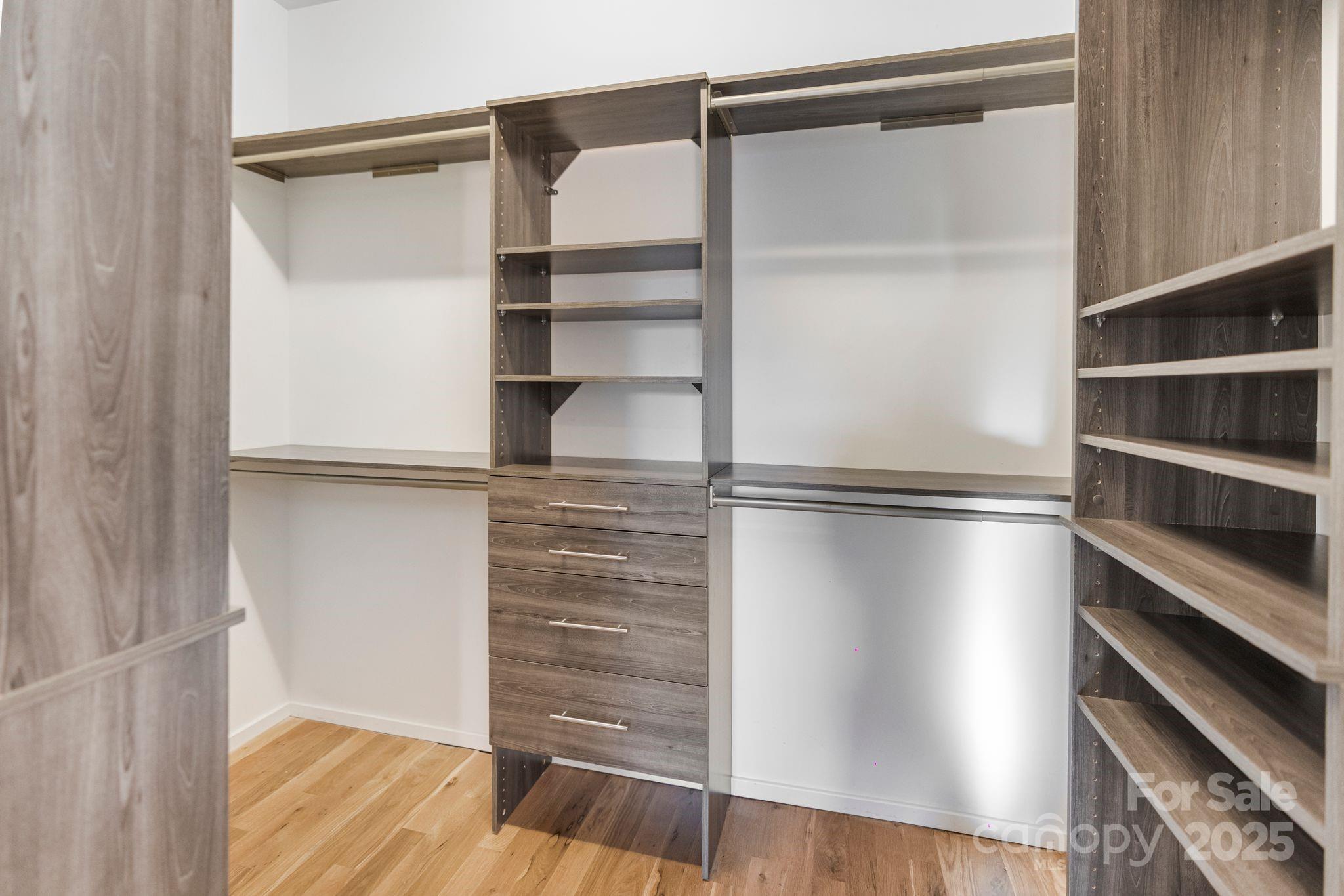 1004 B Greenleaf Avenue Unit: B