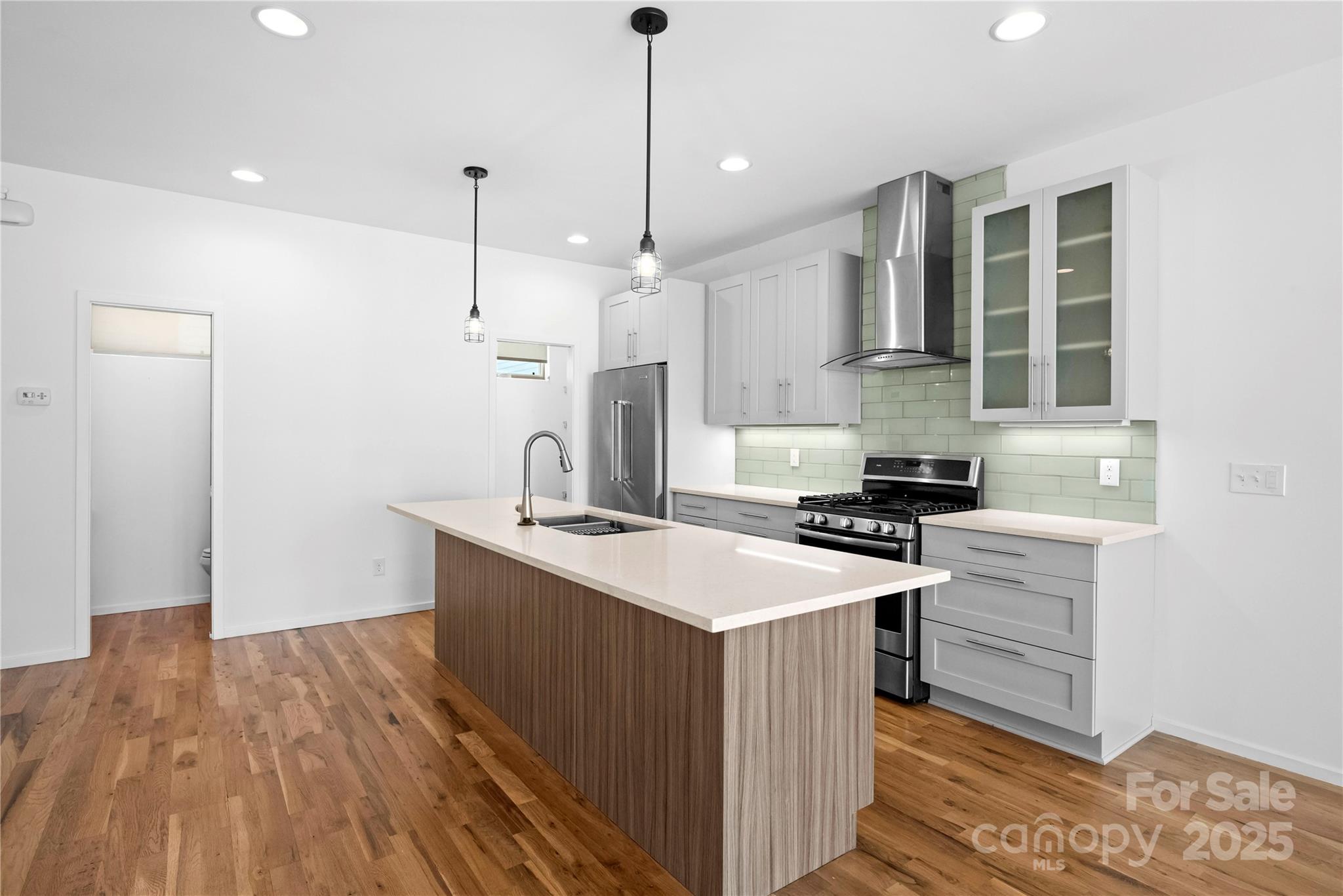 1004 B Greenleaf Avenue Unit: B