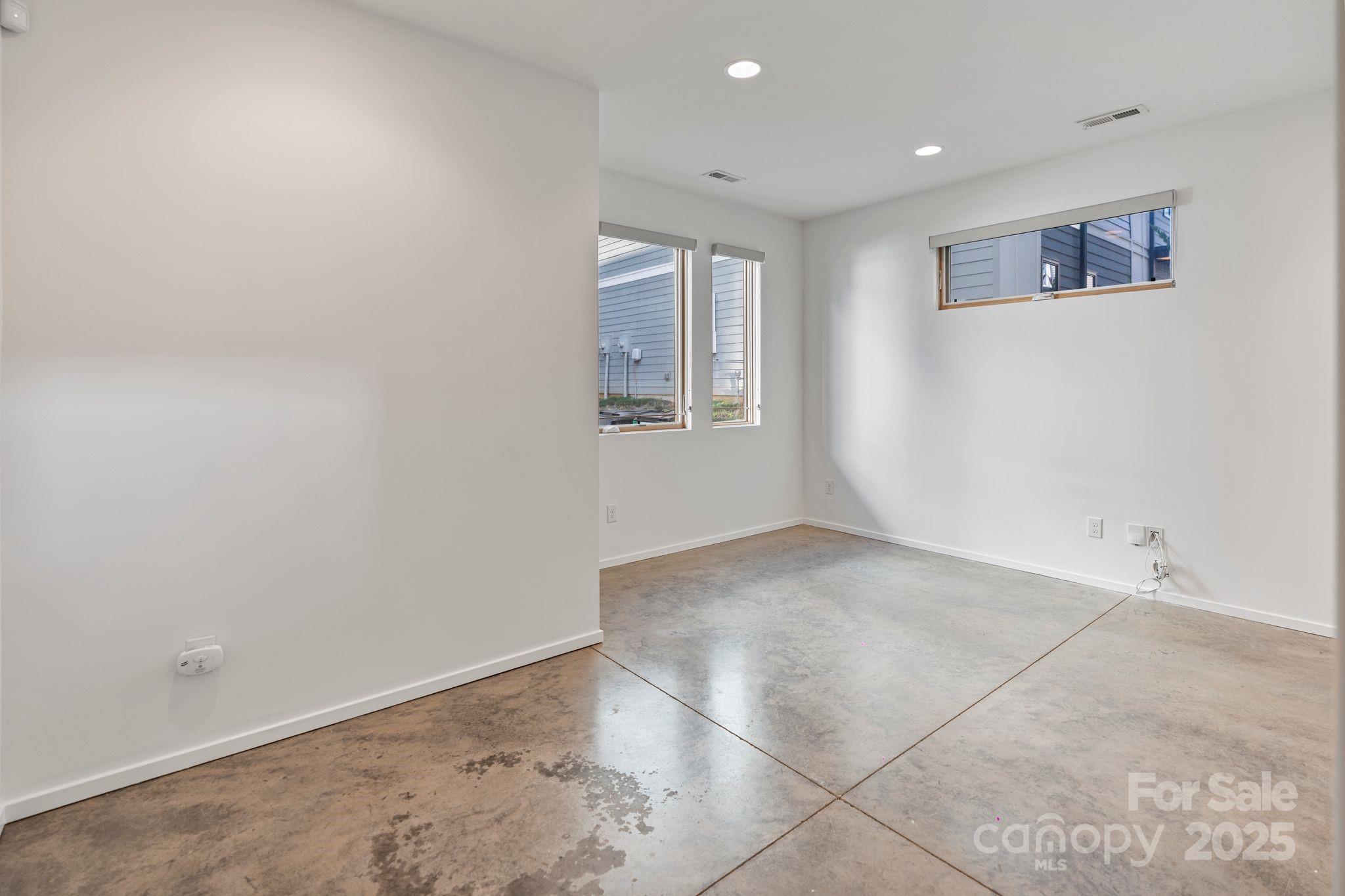 1004 B Greenleaf Avenue Unit: B