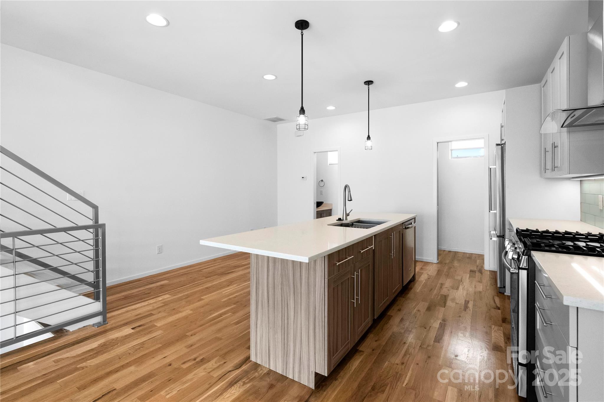 1004 B Greenleaf Avenue Unit: B