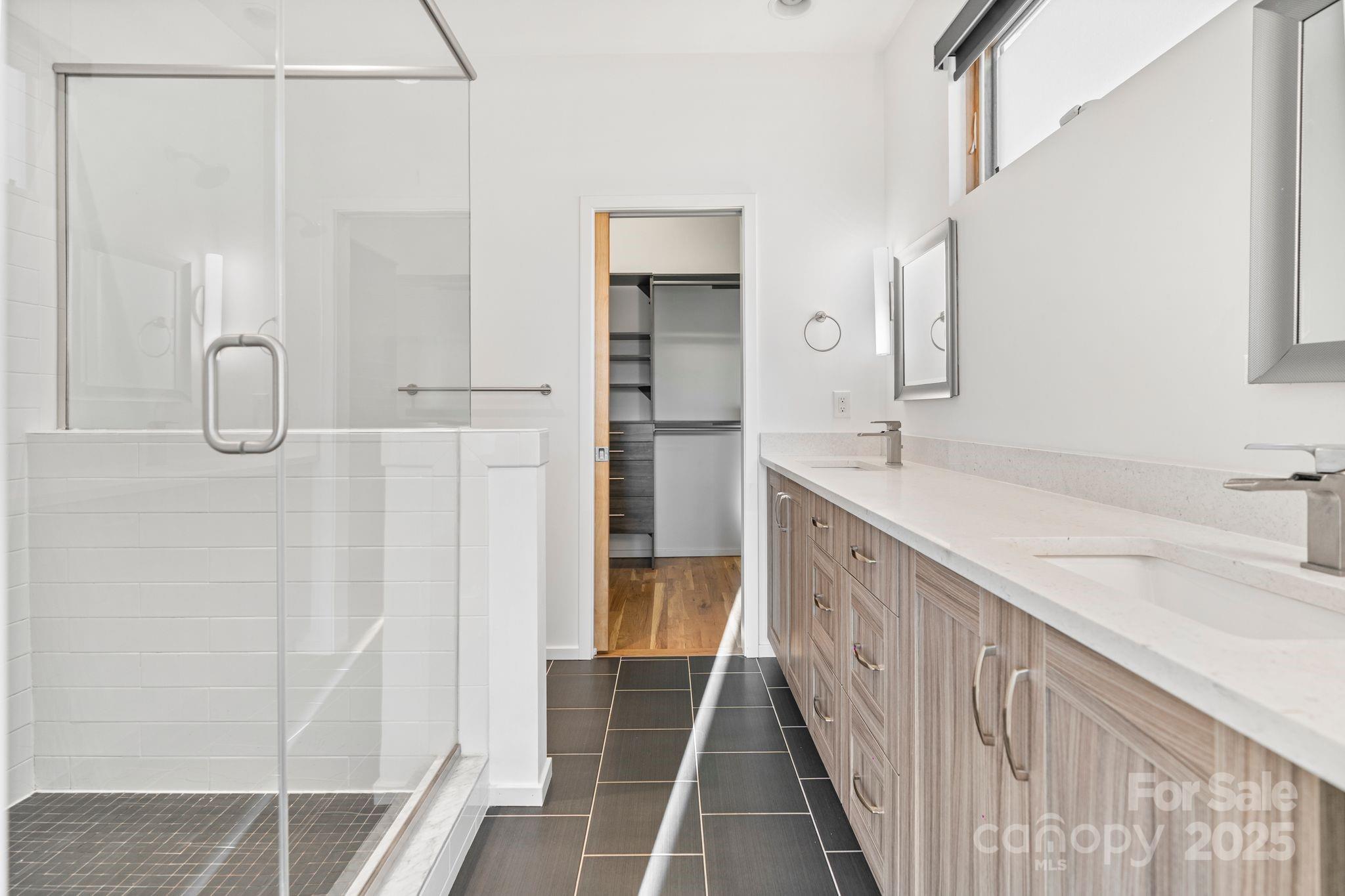 1004 B Greenleaf Avenue Unit: B