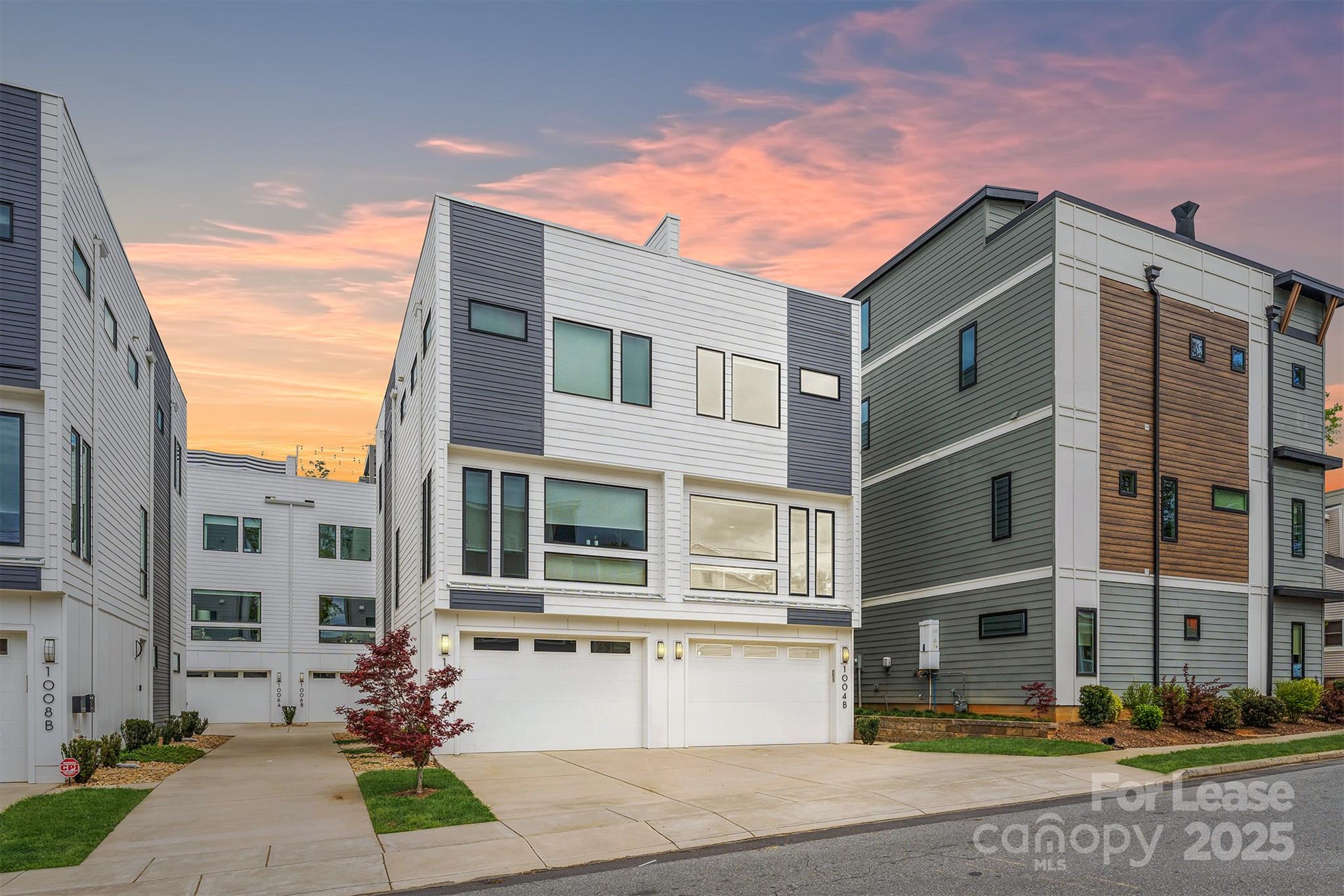 1004 B Greenleaf Avenue Unit: B