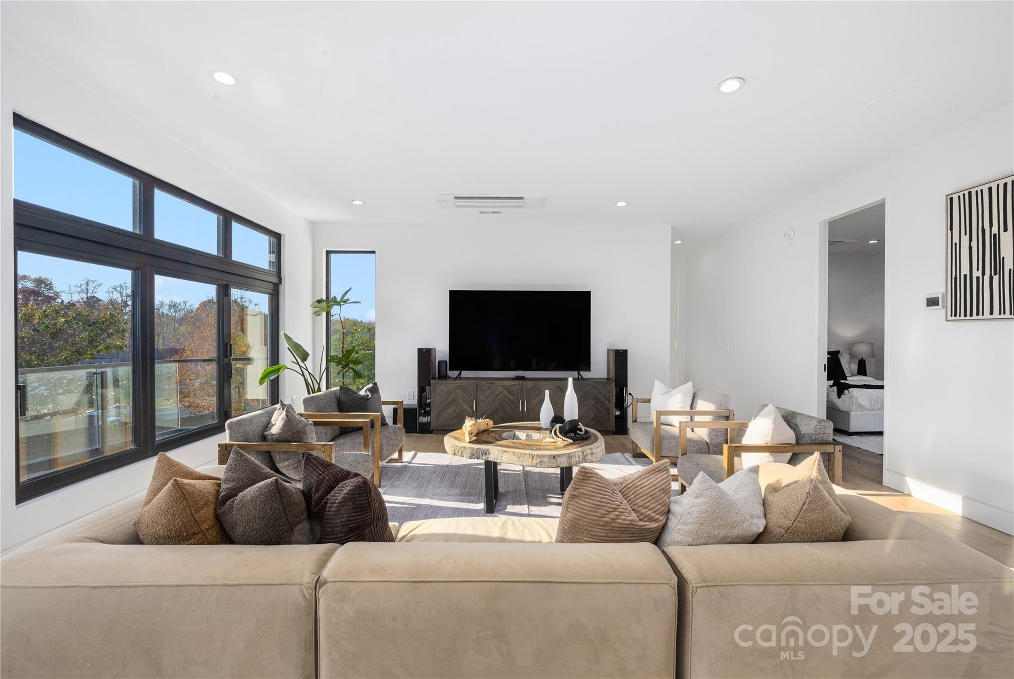 2804 Shenandoah Avenue