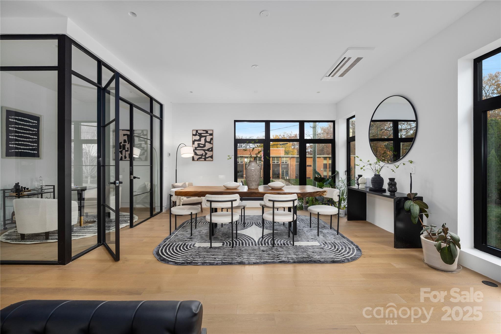 2804 Shenandoah Avenue