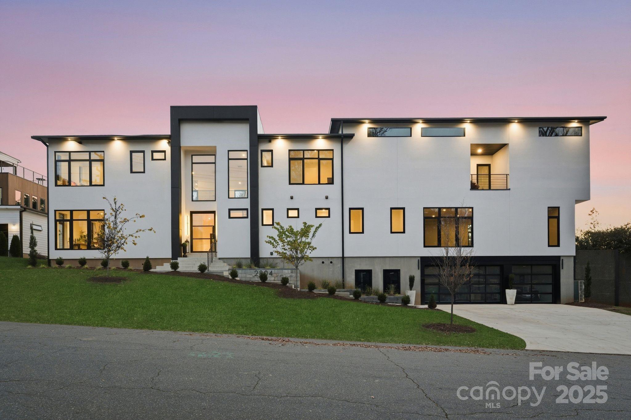 2804 Shenandoah Avenue