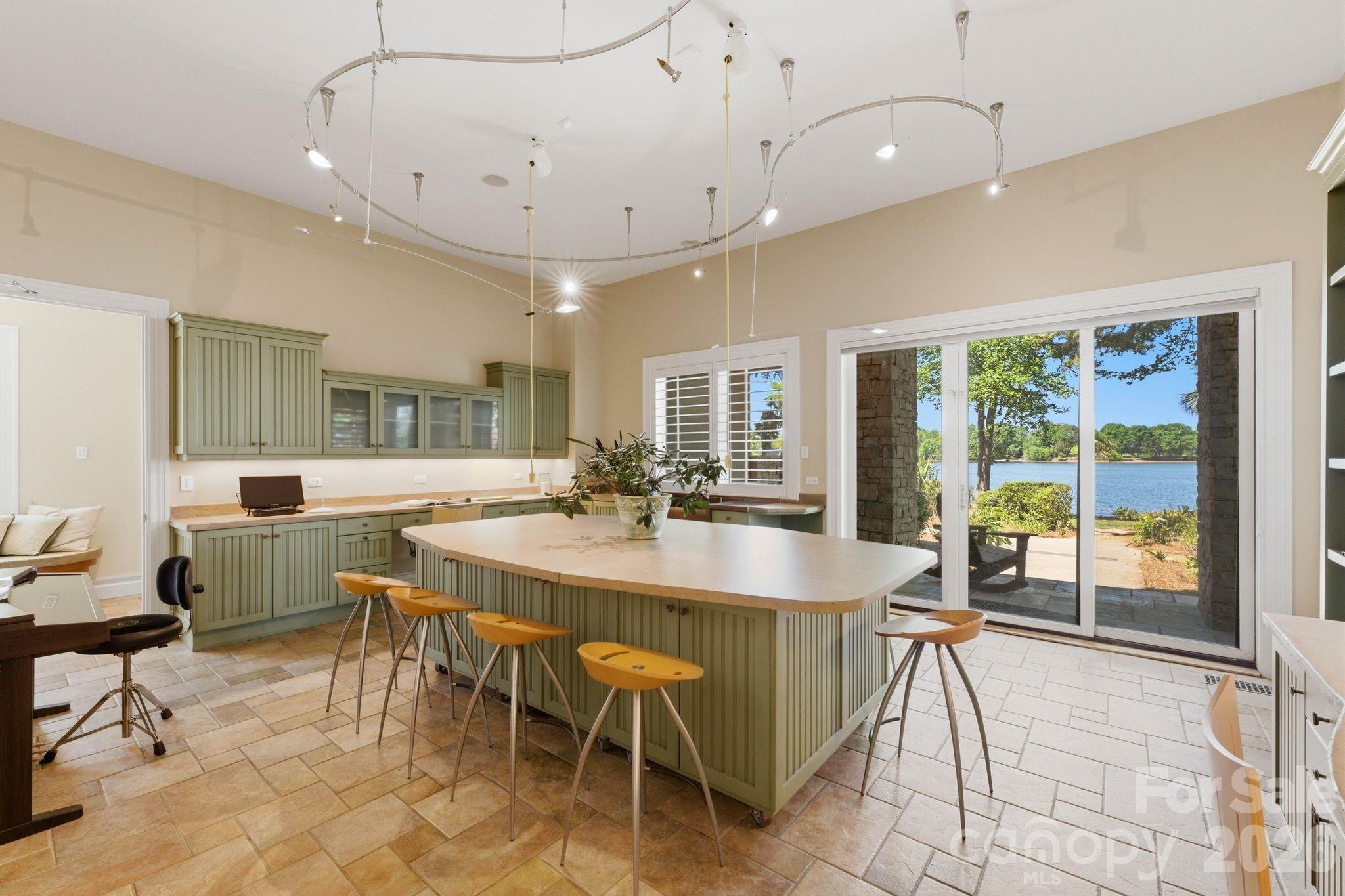 14051 Island Drive