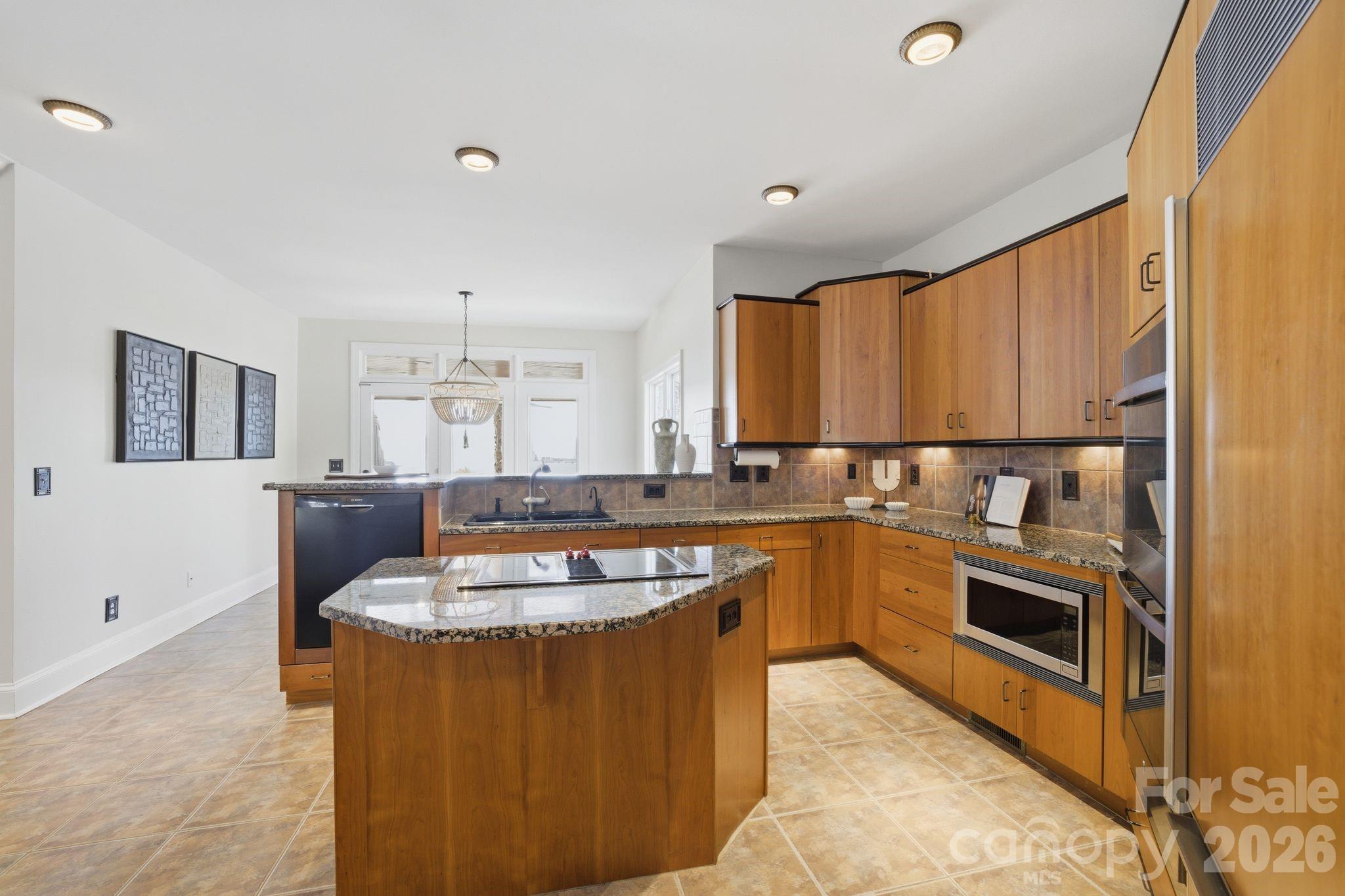 144 Mariner Pointe Lane