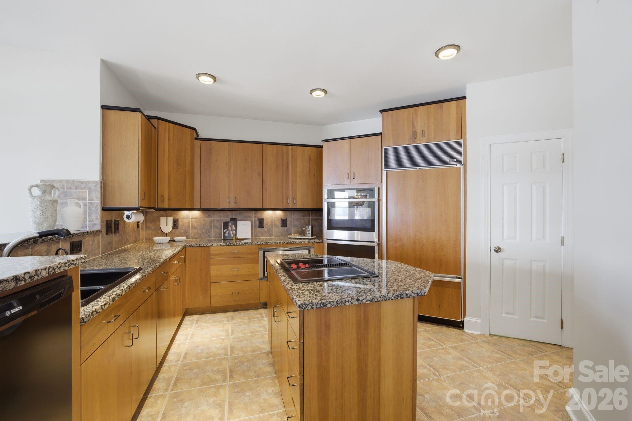 144 Mariner Pointe Lane