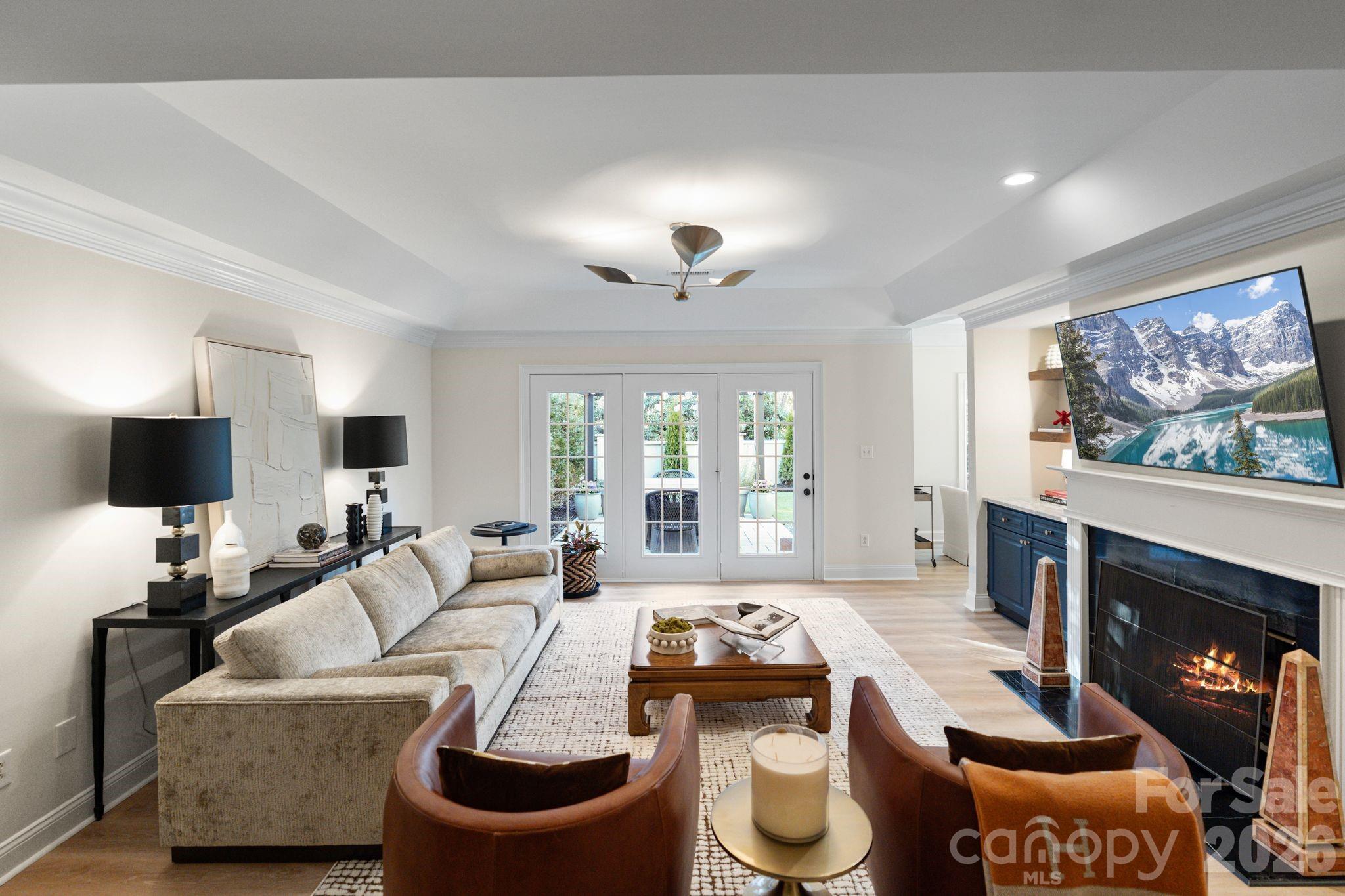 3431 Royal Crest Drive