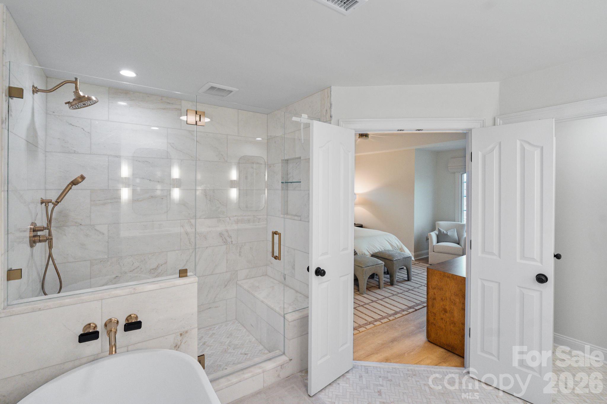 3431 Royal Crest Drive