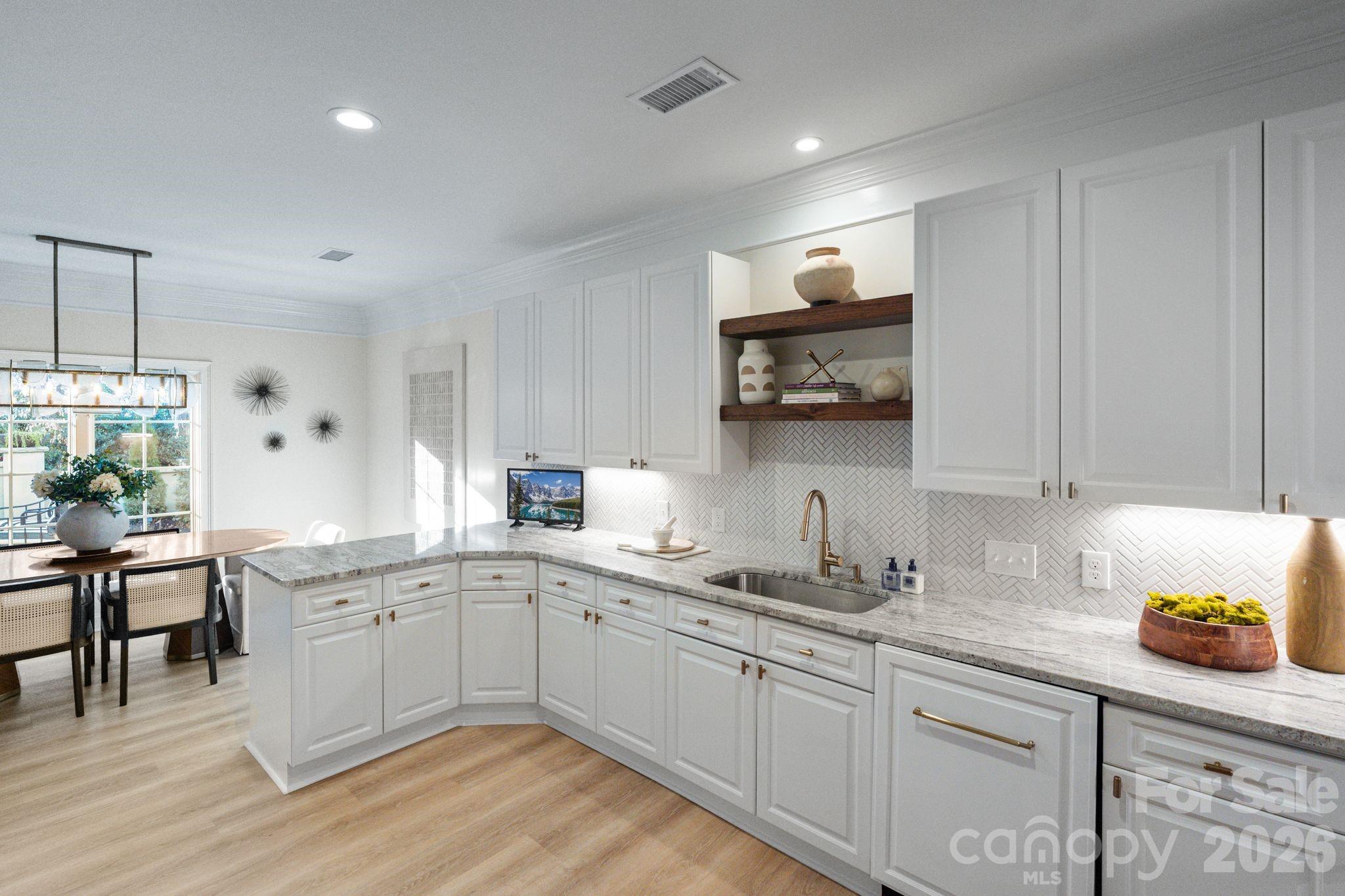 3431 Royal Crest Drive