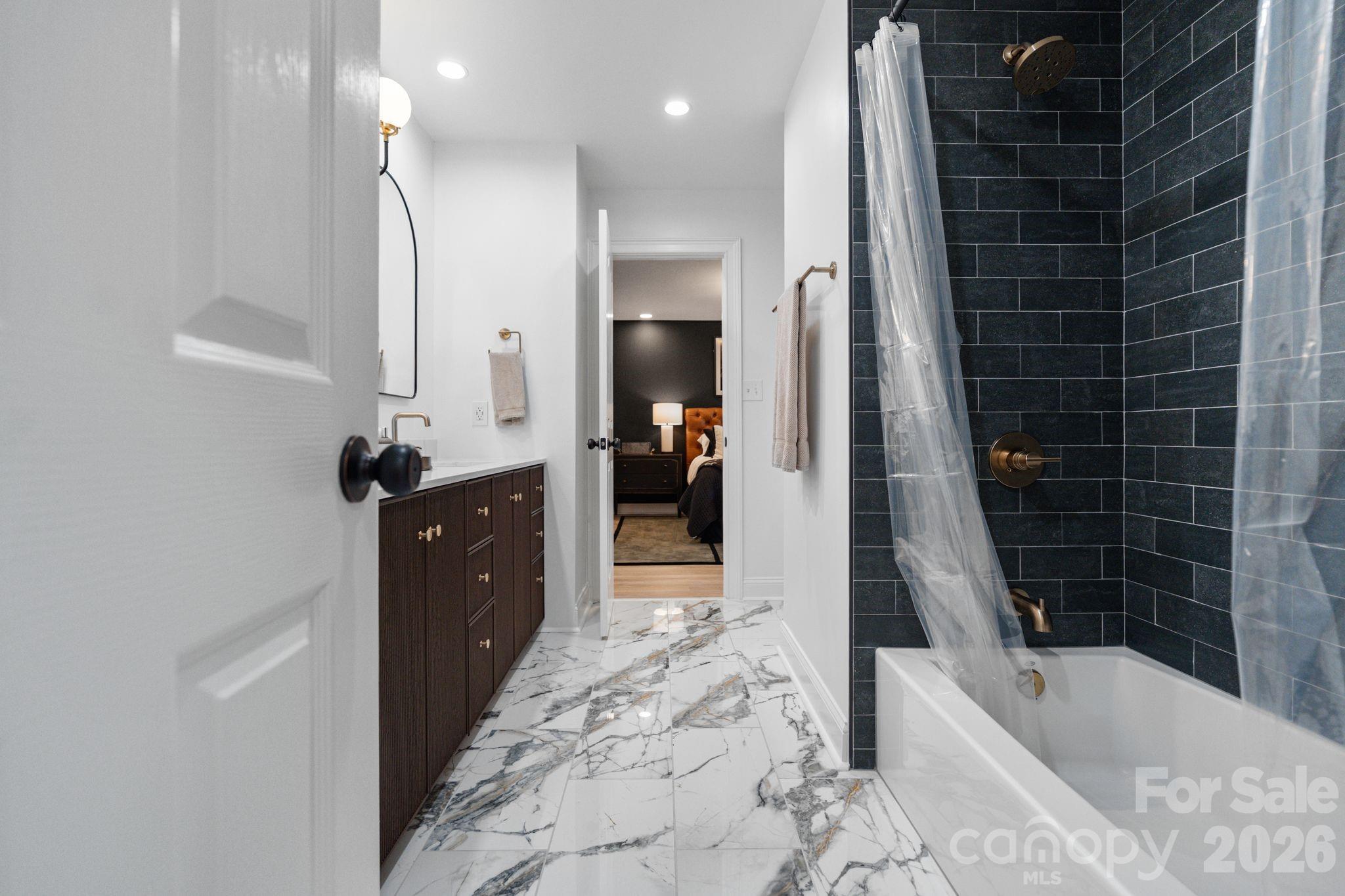 3431 Royal Crest Drive