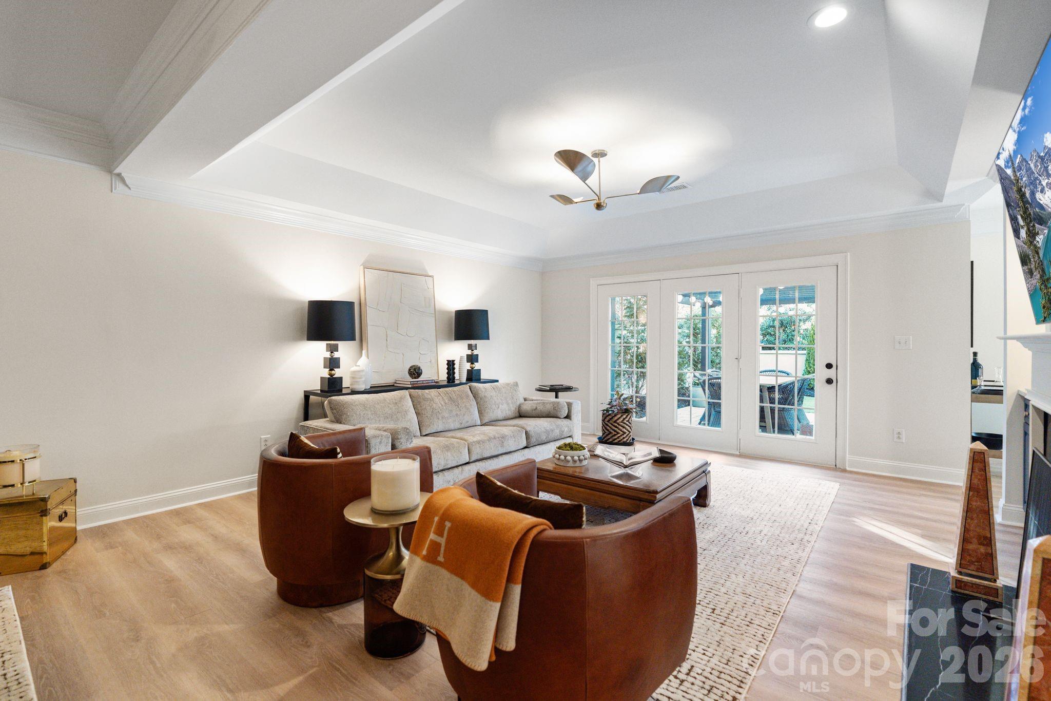 3431 Royal Crest Drive