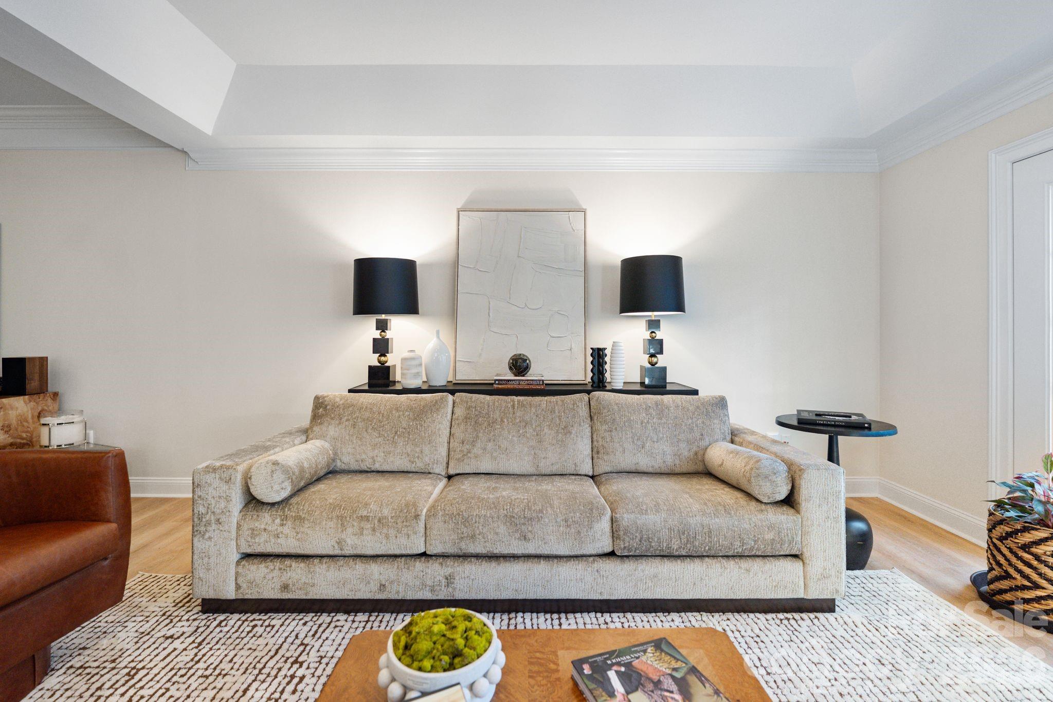 3431 Royal Crest Drive