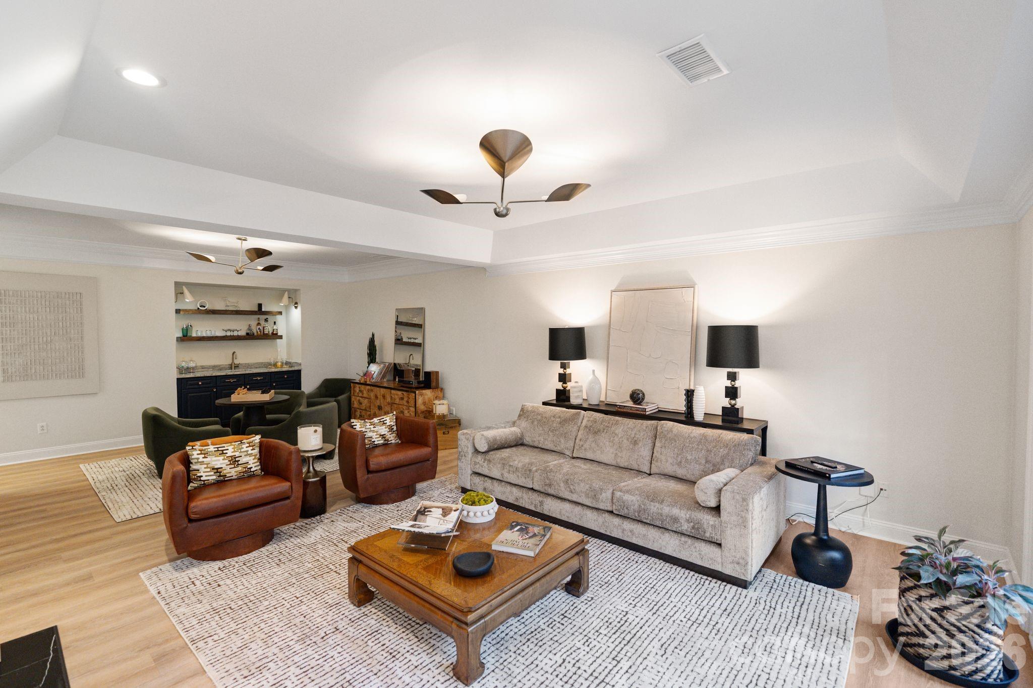 3431 Royal Crest Drive