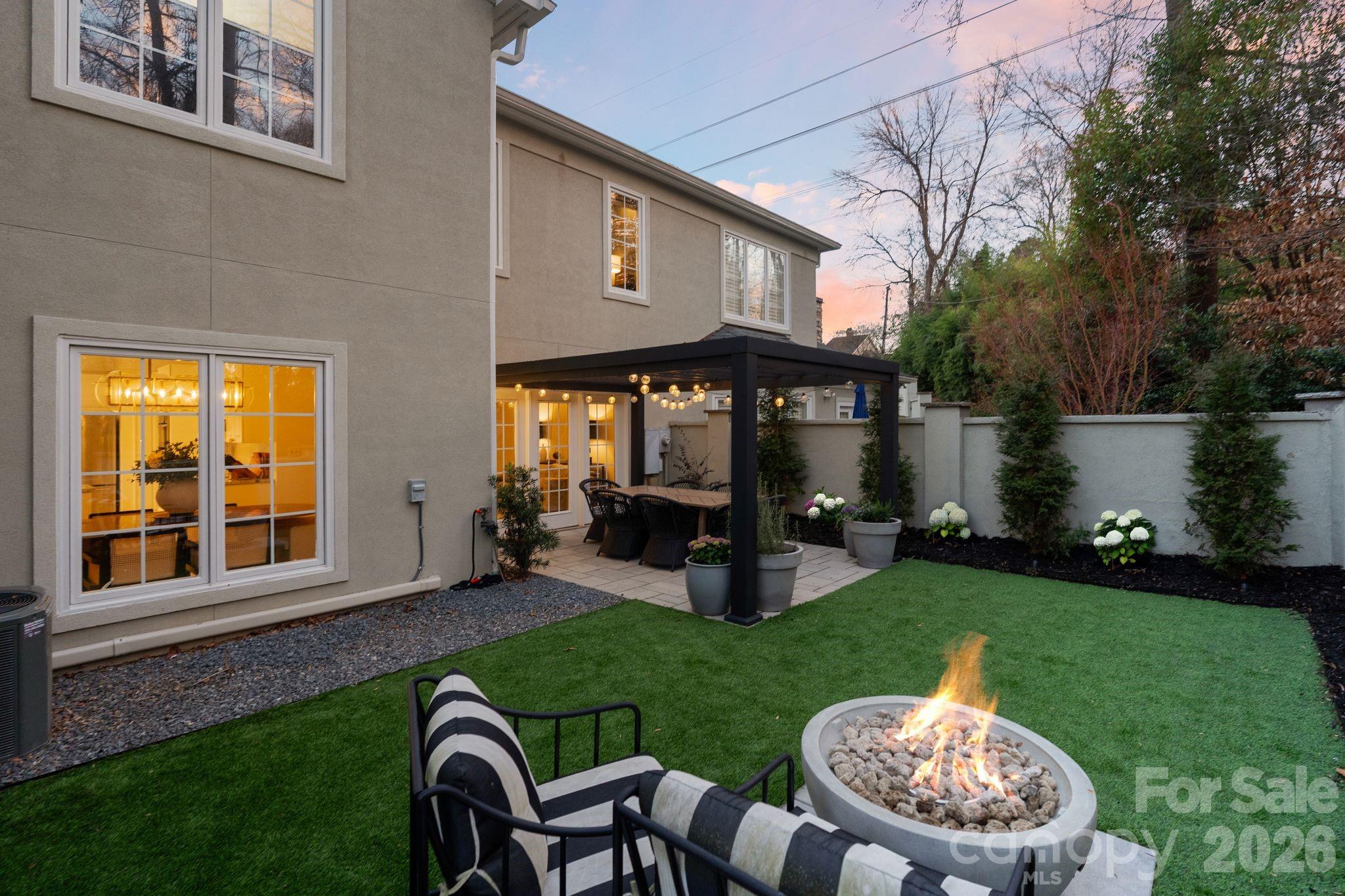 3431 Royal Crest Drive